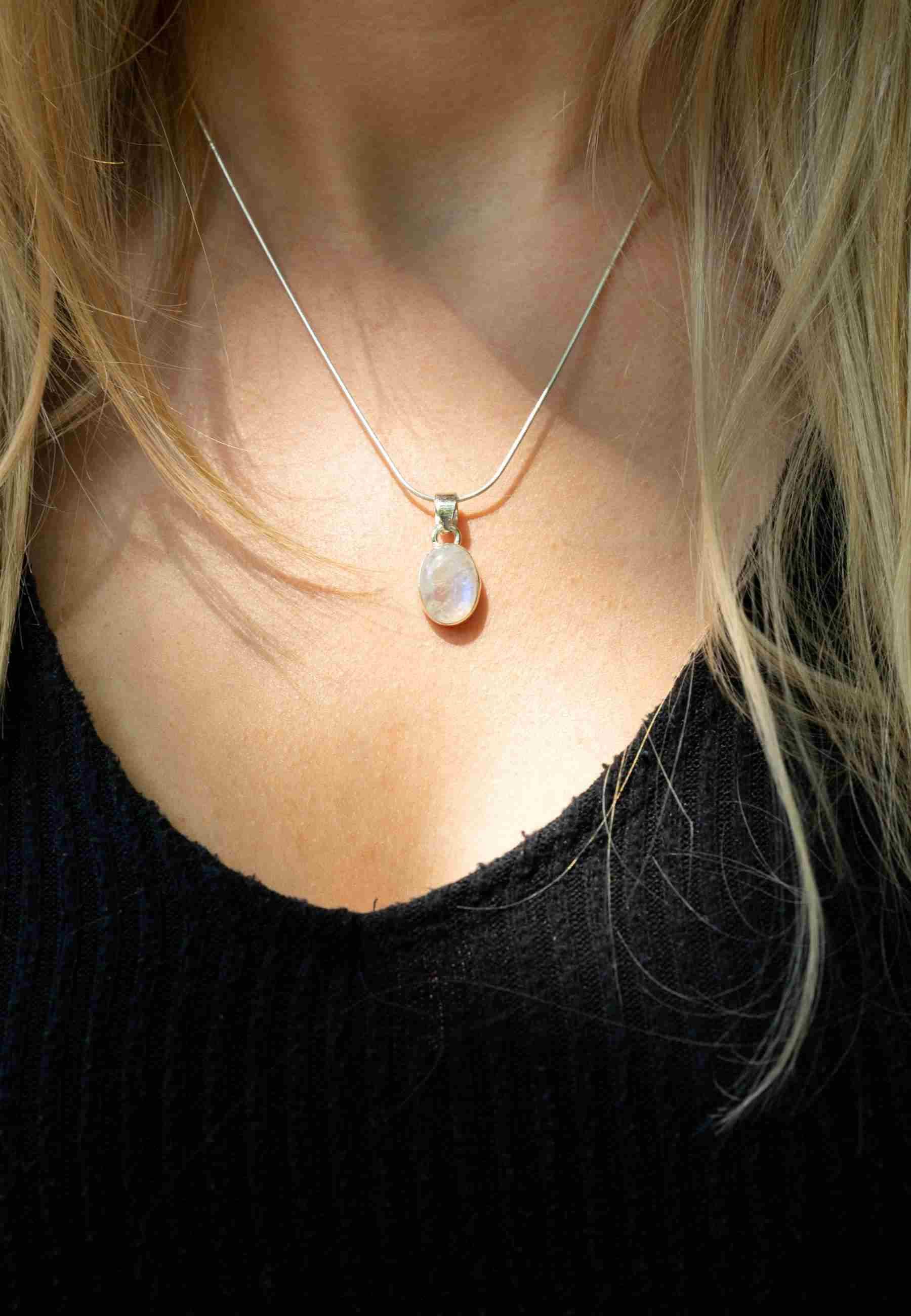 mantraroma Kette mit Anhänger SAMA oval günstig online kaufen