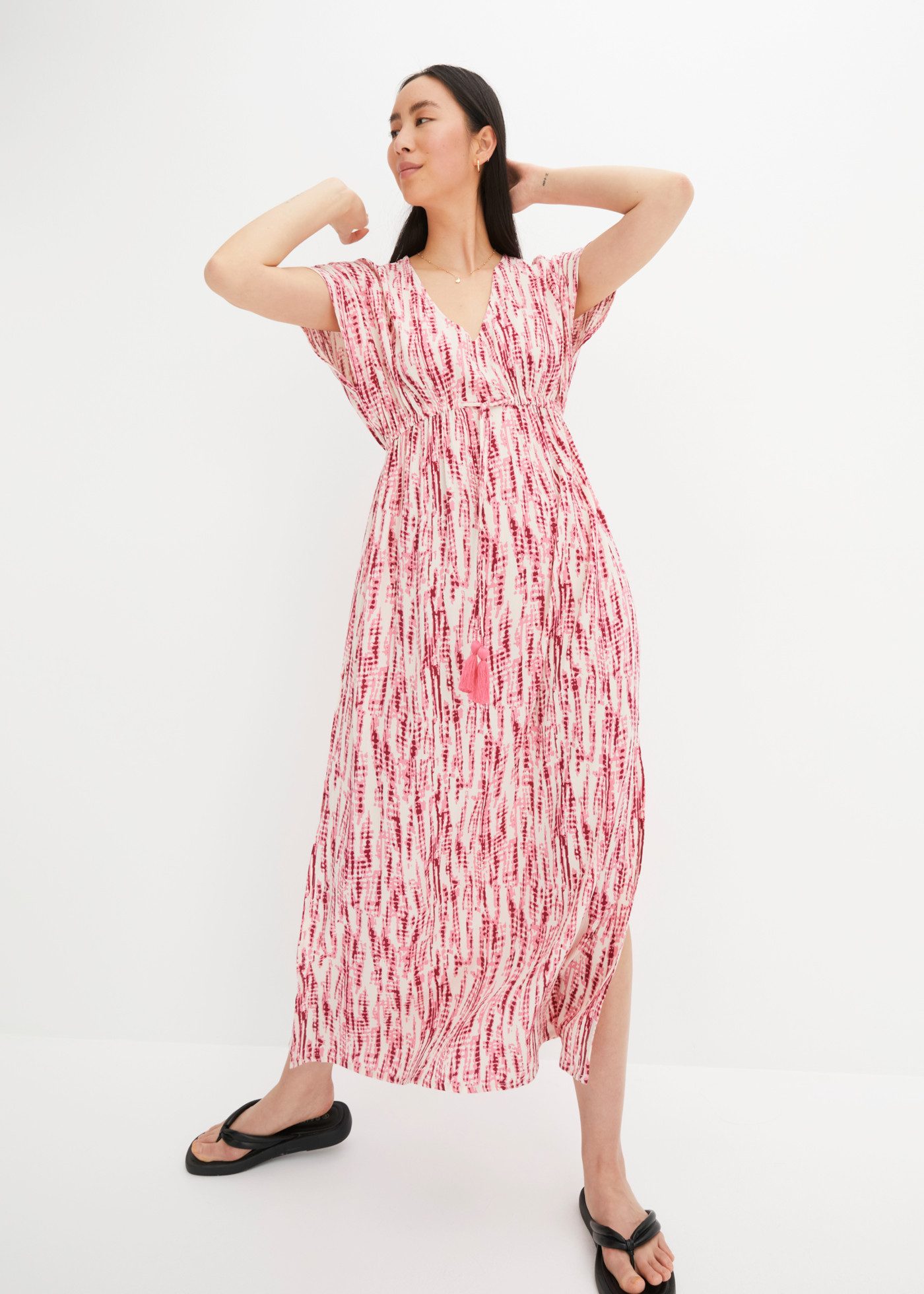 bonprix Maxikleid mit Batik-Print, ausgestellte Passform, aus Viskose, Kurzarm-Design