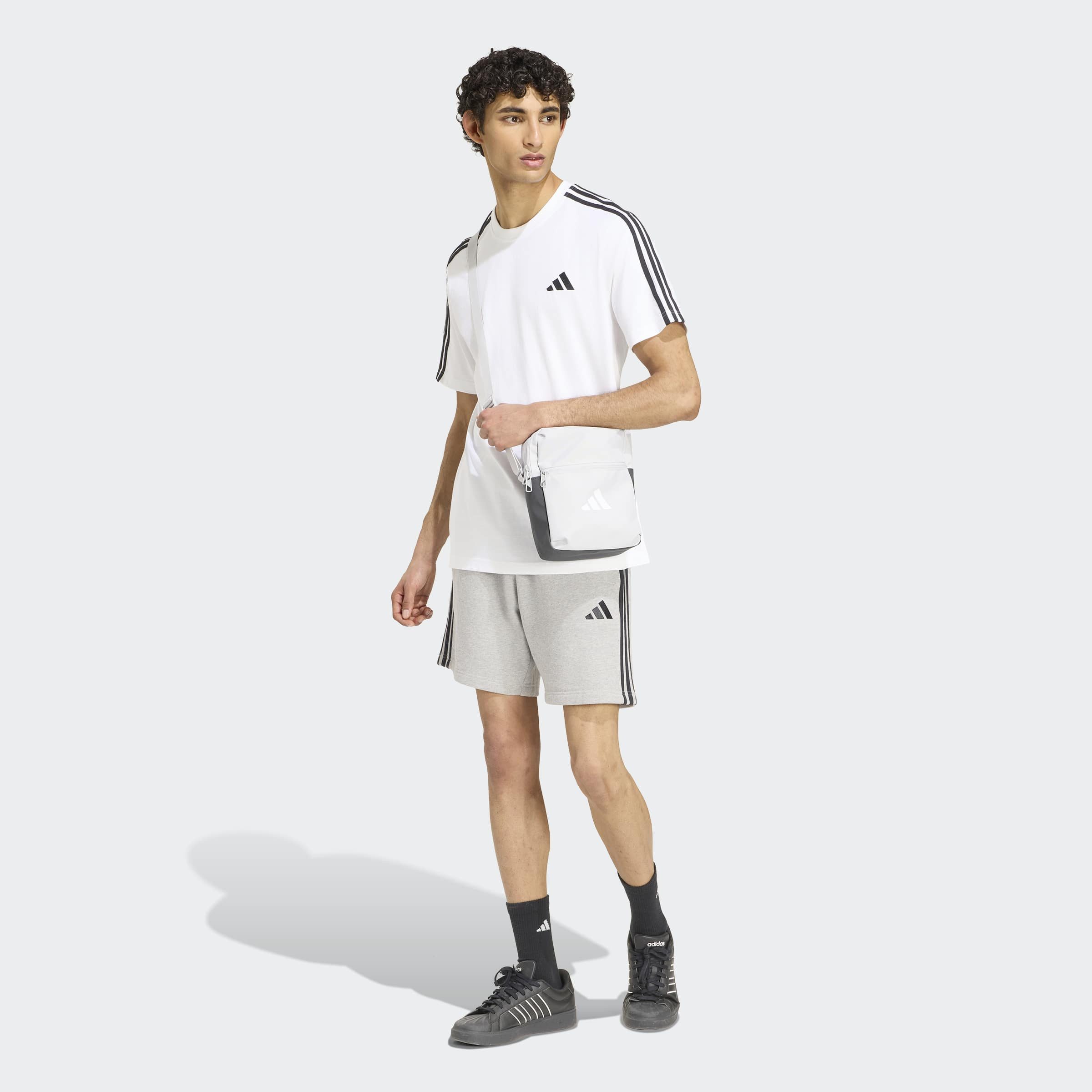 adidas Sportswear T-Shirt ESSENTIALS 3-STREIFEN, SINGLE JERSEY, BRANDING LINKE SCHULTER – Bild 5 von 5