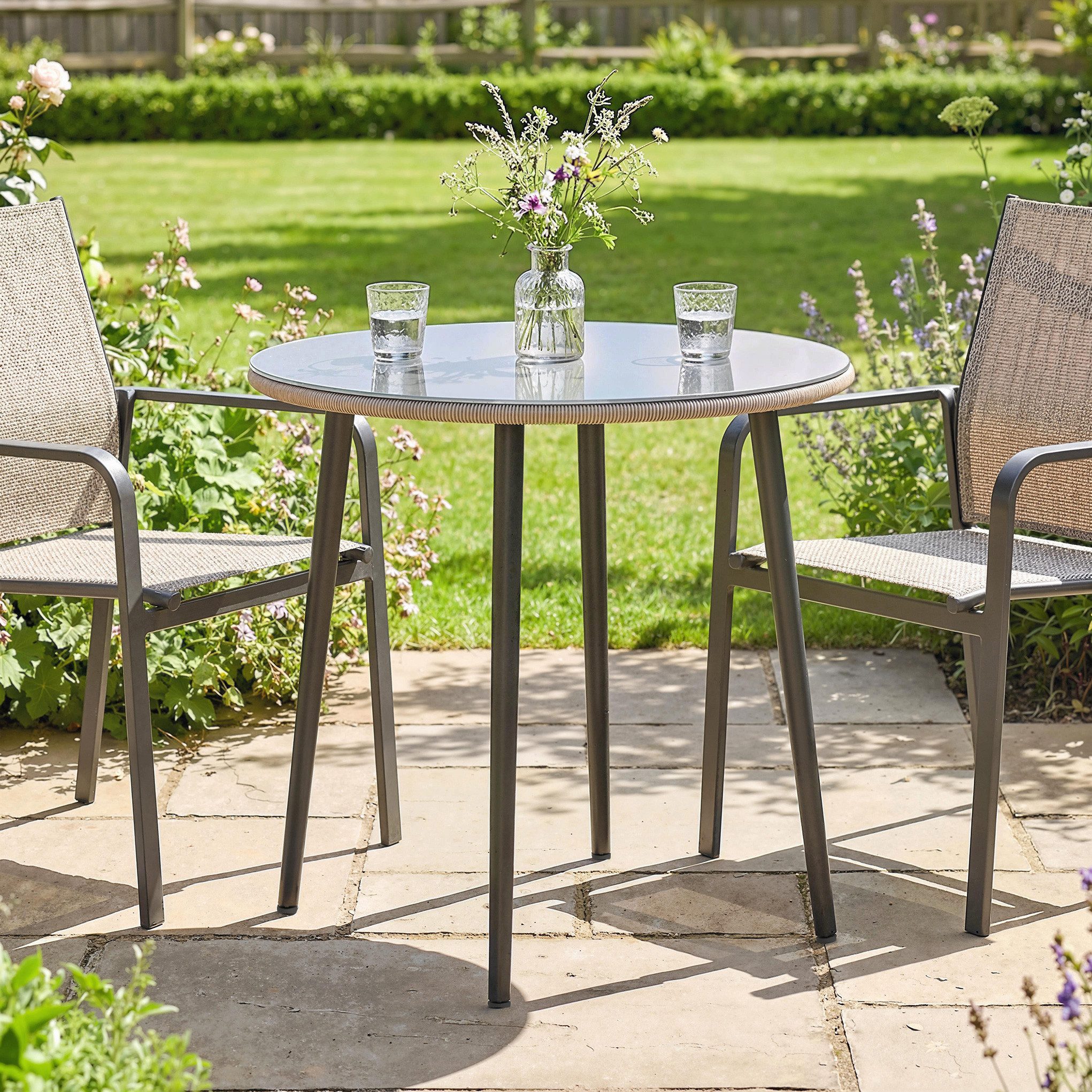 Outsunny Gartentisch Stahl Balkontisch mit Stahlrahmen, PE-Rattan-Rand (4 Personen Campingtisch, 1-St., Buffettisch), für Garten, Terrasse, Balkon, Grau