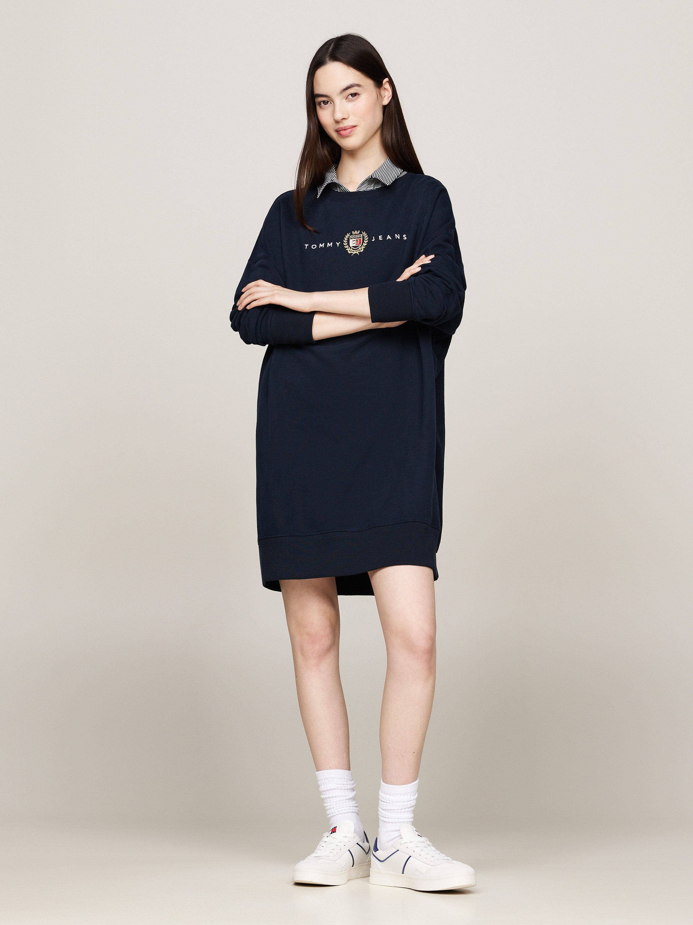 Tommy Jeans Curve Jerseykleid TJW CREST LINEAR CREW DRESS EXT in Großen Größen, Linear Logoschriftzug