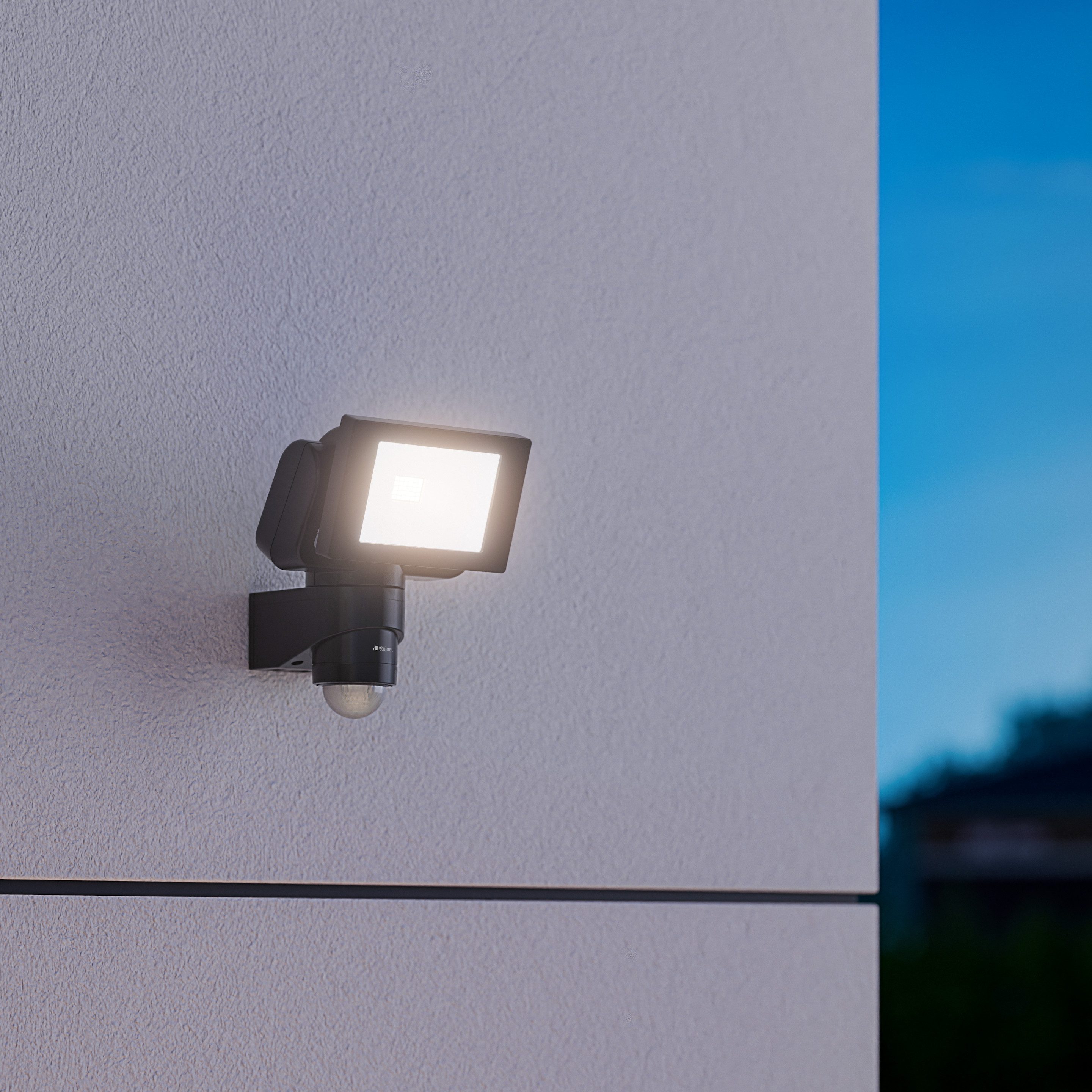 steinel LED Wandstrahler LS 150, mit Bewegungsmelder, LED fest integriert, Neutralweiß, 14,7 W, schwenkbar, neutralweiß, IP44