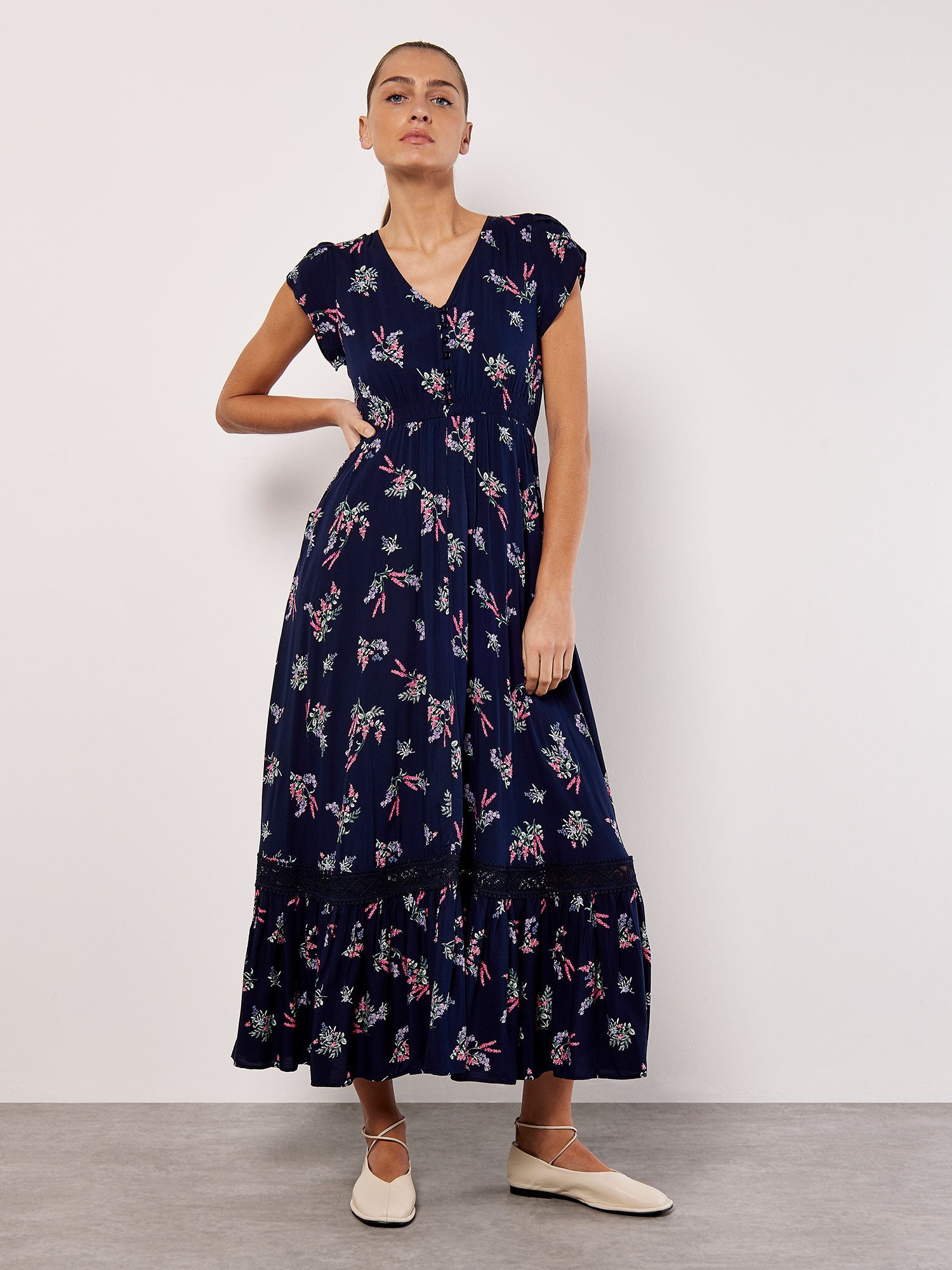 Apricot Maxikleid Maxi-Sommerkleid mit bestickter Bordüre