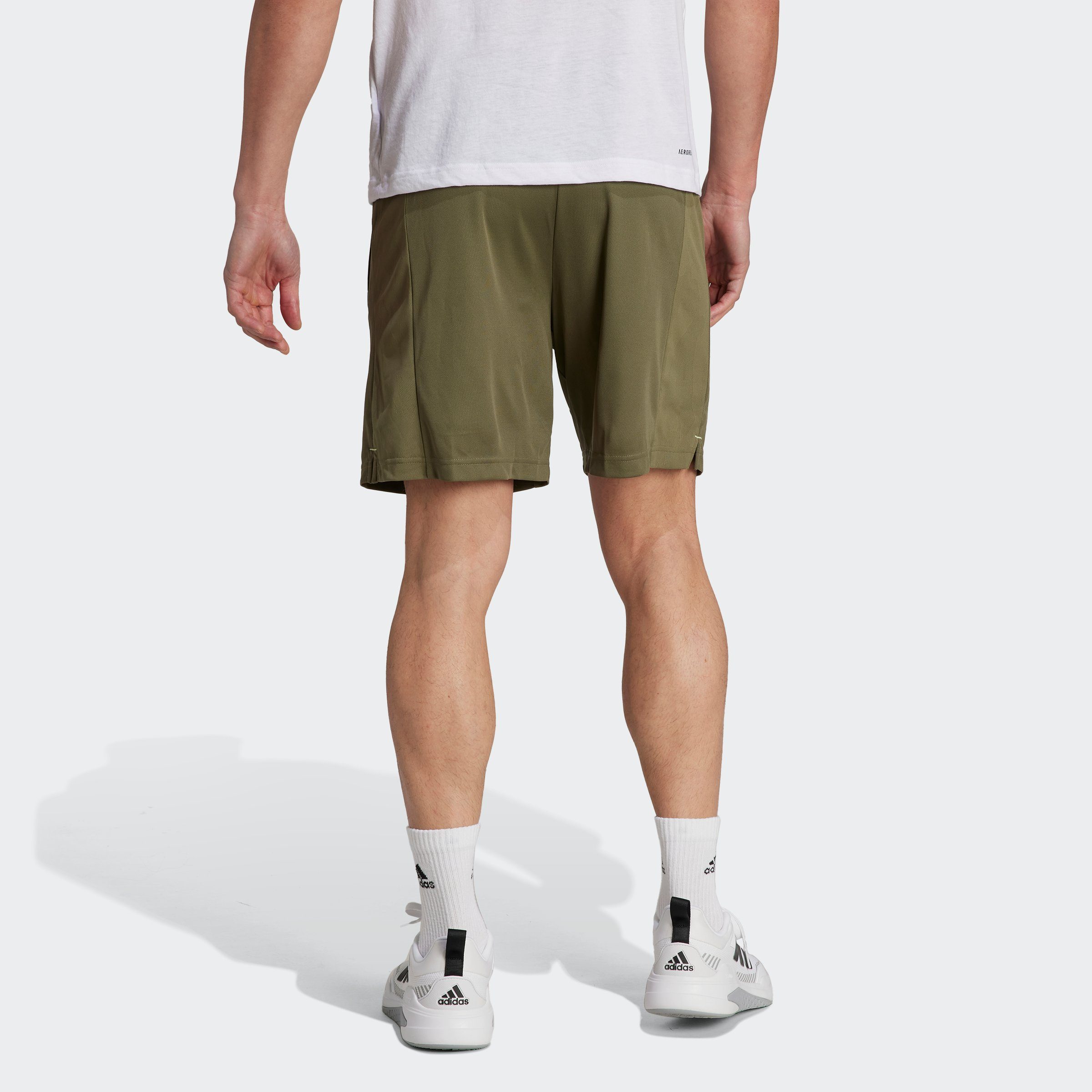 adidas SEASONAL ESSENTIALS Olive Pulse TRAIN / Shorts (1-tlg) Lime Strata Performance CAMO