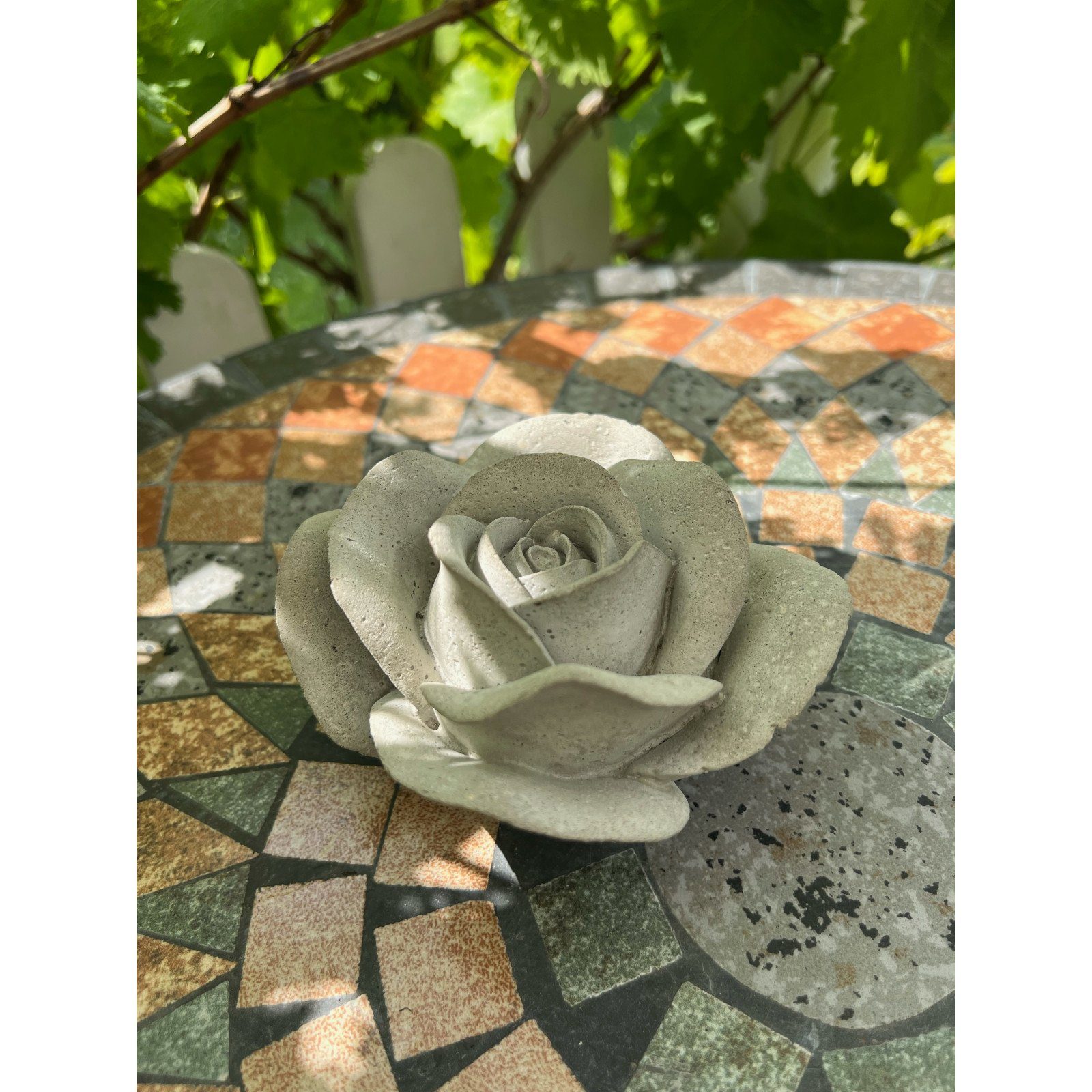 ZGM Gartenfigur Betonfigur Rose ROSA - handgefertigte Dekoration für Garten und Haus, handgefertigte Dekoration für Garten und Haus – Bild 4 von 5