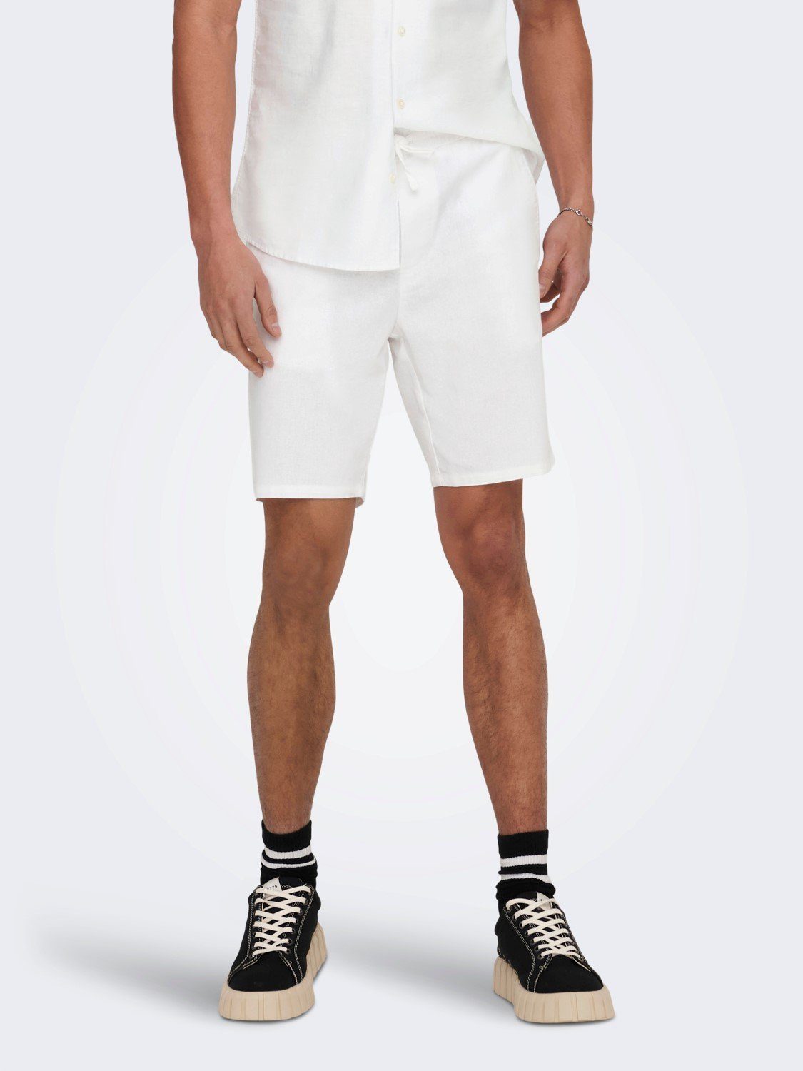 ONLY & SONS Chinoshorts Leichte Stoff Shorts Bermuda Hose ONSLINUS 5058 in Weiß | 