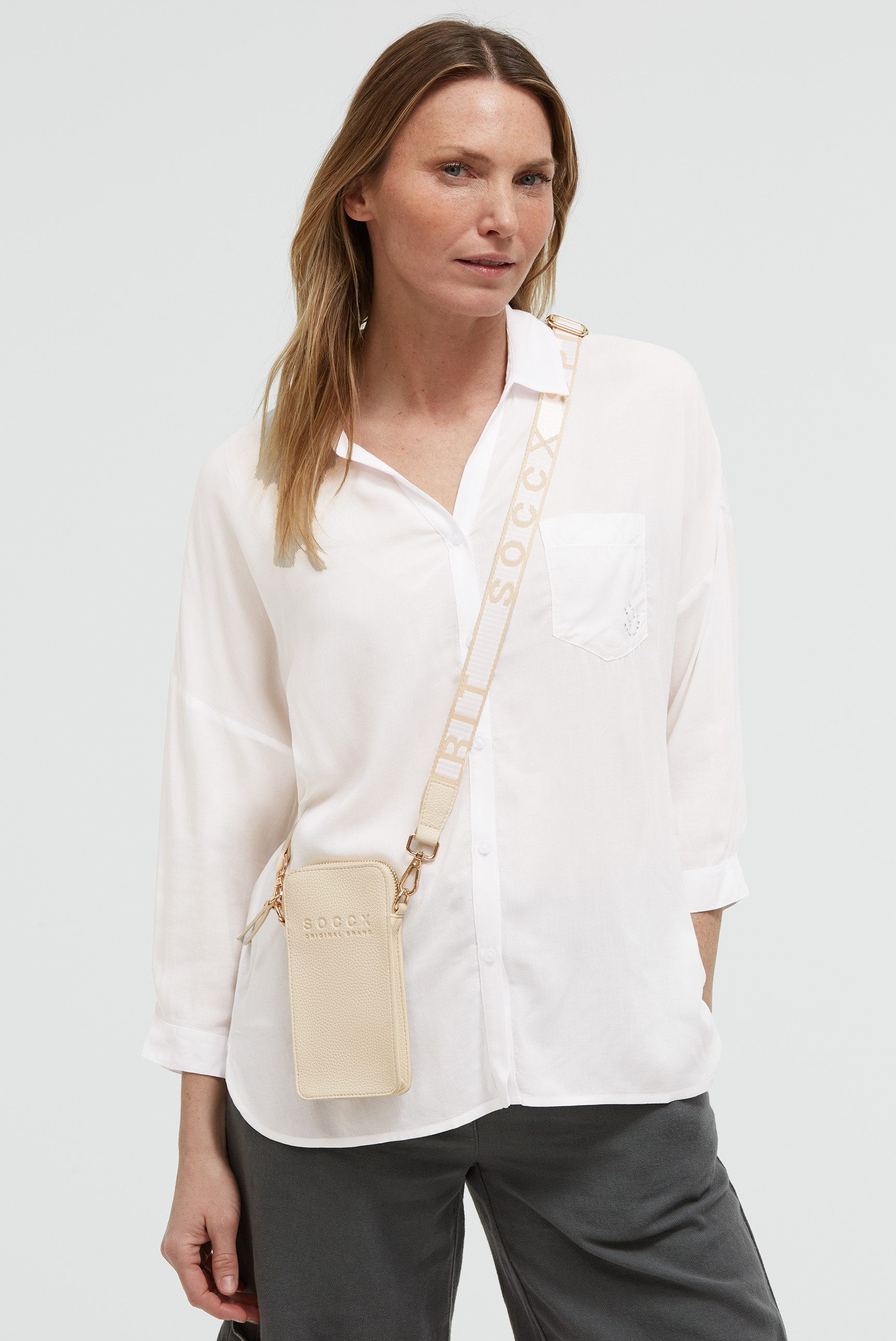 SOCCX Handytasche, mit abnehmbarem Schulterriemen