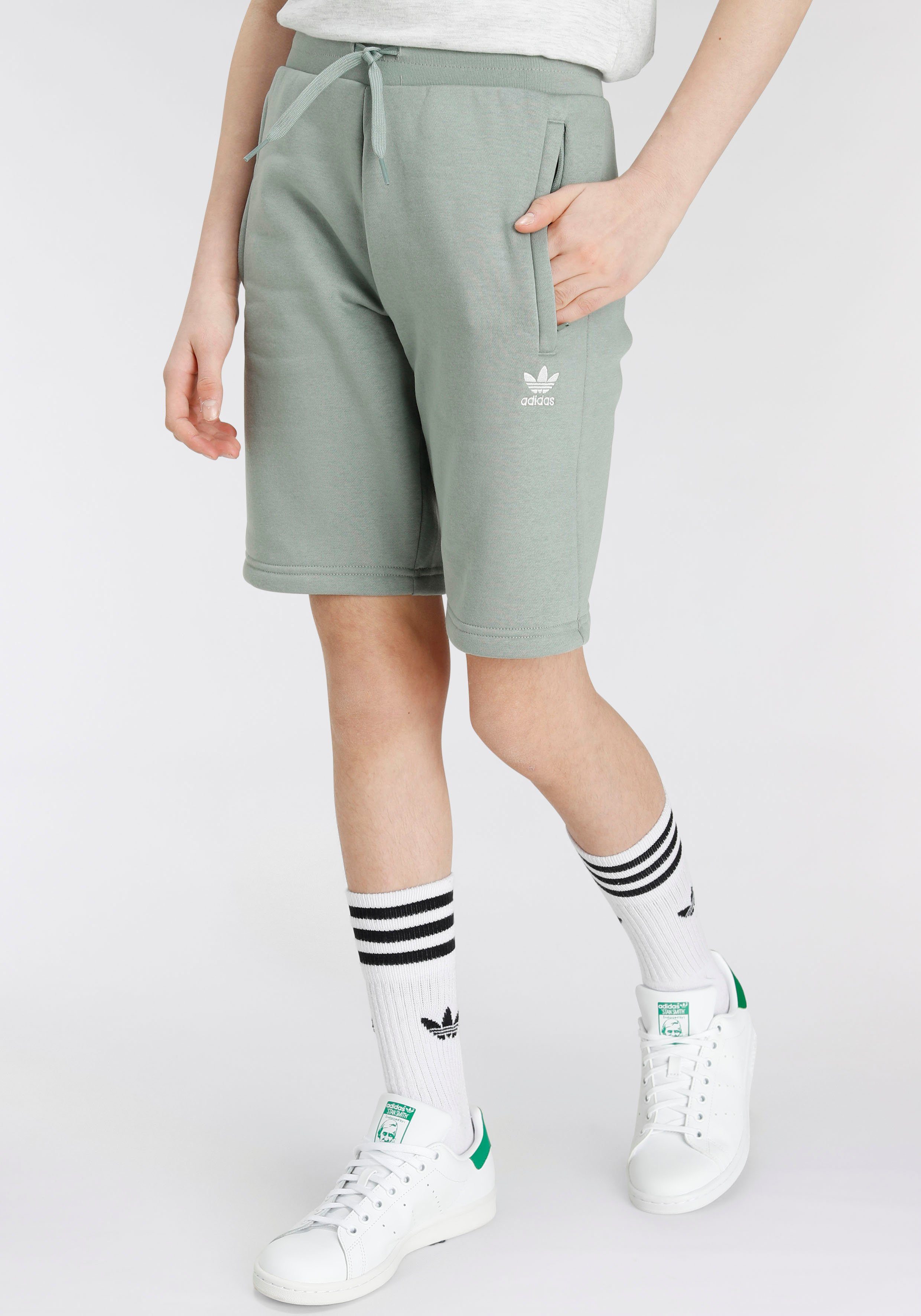 adidas Originals Shorts Silver (1-tlg) SHORTS Green