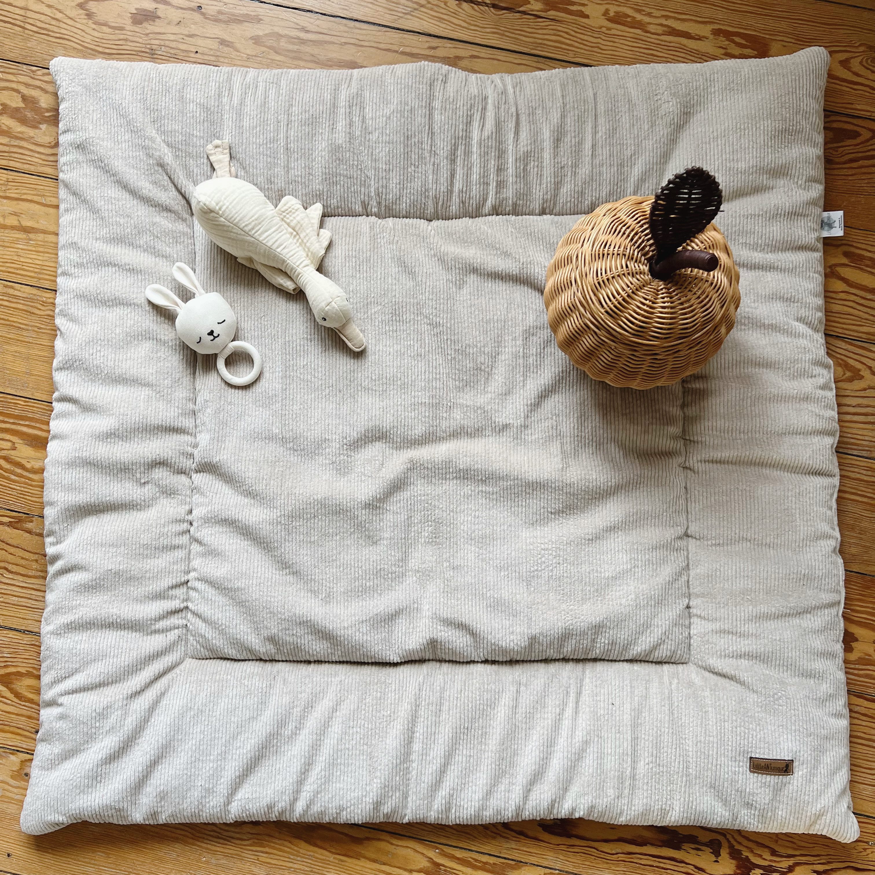 Krabbeldecke Krabbeldecke, Spielunterlage Cord beige, Handmade in Germany, LittleANTunique, Handgefertigt in Hamburg, Unikat