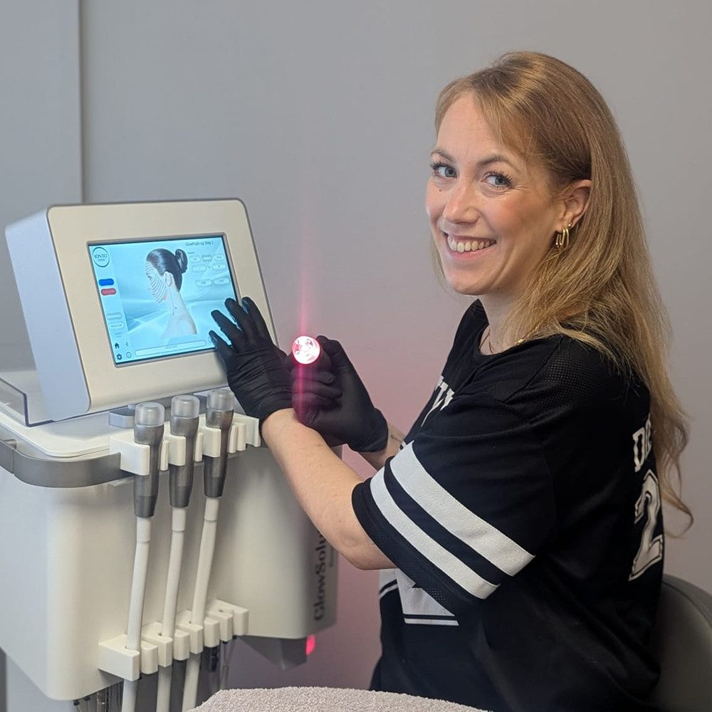 Jochen Schweizer Erlebnisgutschein Needling Behandlung Rostock, Glow Needling: Hightech trifft Hautverwöhnung