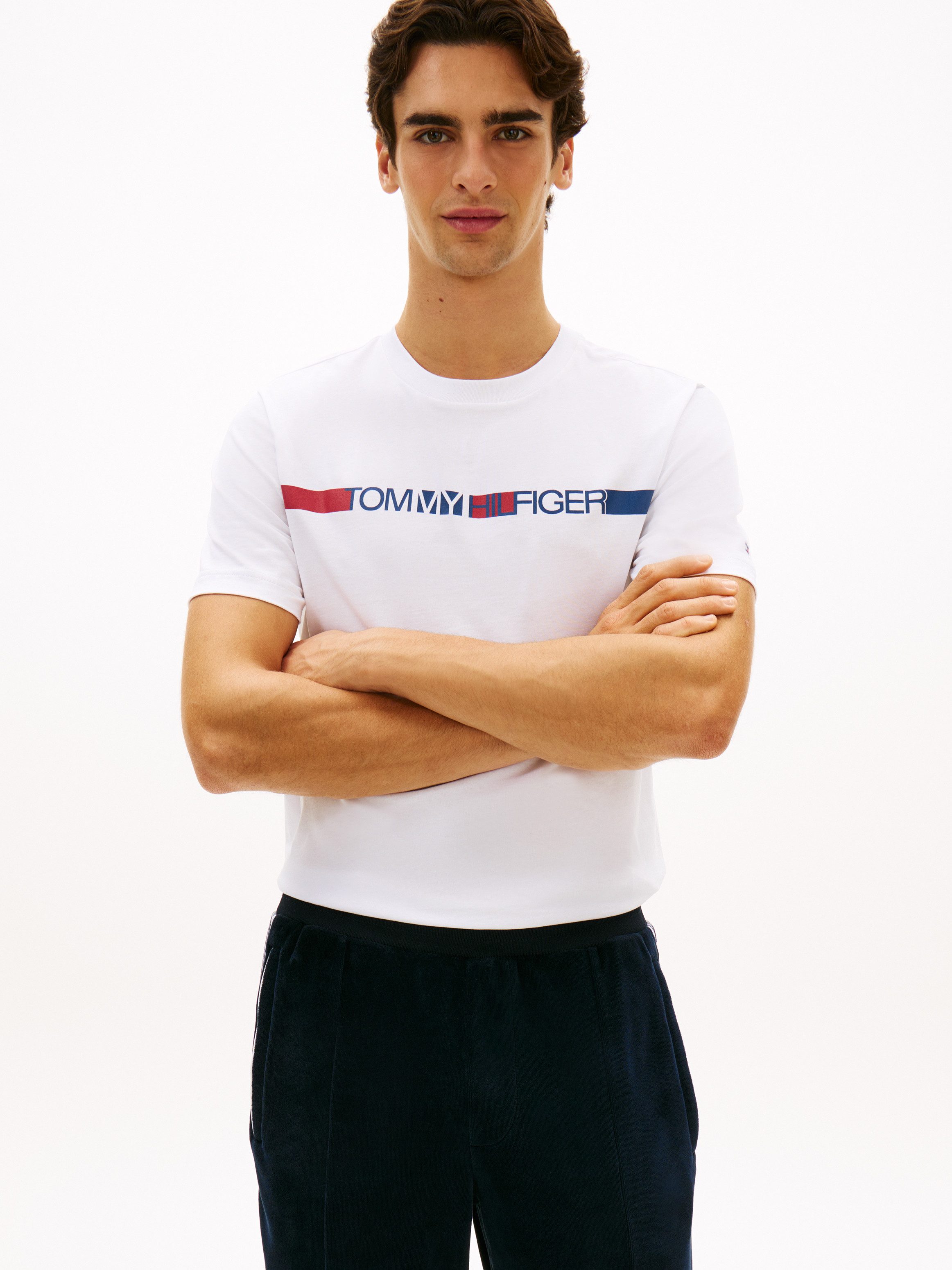 Tommy Hilfiger T-Shirt BRAND LOVE STRIPE Regular fit mit Rundhalsausschnitt günstig online kaufen