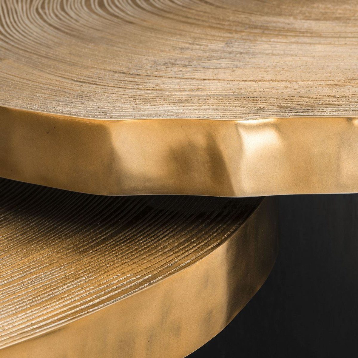 Luxus Luxuriöse Baumscheiben / Tischplatten Couchtisch mit Set im Couchtisch Messingfarben Wohnzimmertische Schwarz Casa Padrino Design -