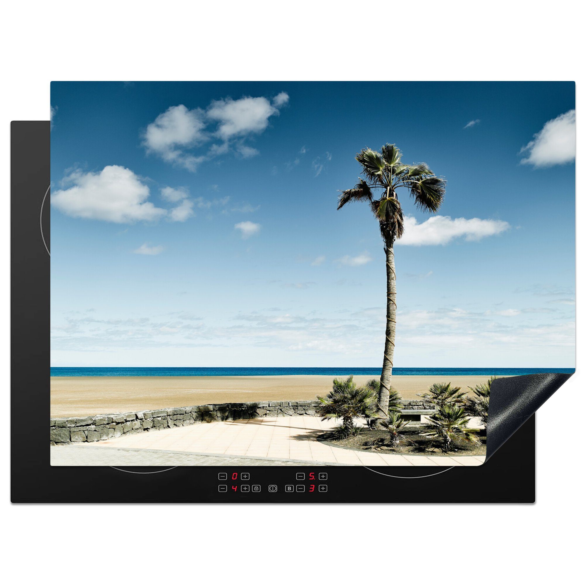 Lanzarote, 70x52 von nutzbar, Arbeitsfläche am Ceranfeldabdeckung tlg), Herdblende-/Abdeckplatte Eine Palme cm, Vinyl, (1 Strand MuchoWow Mobile