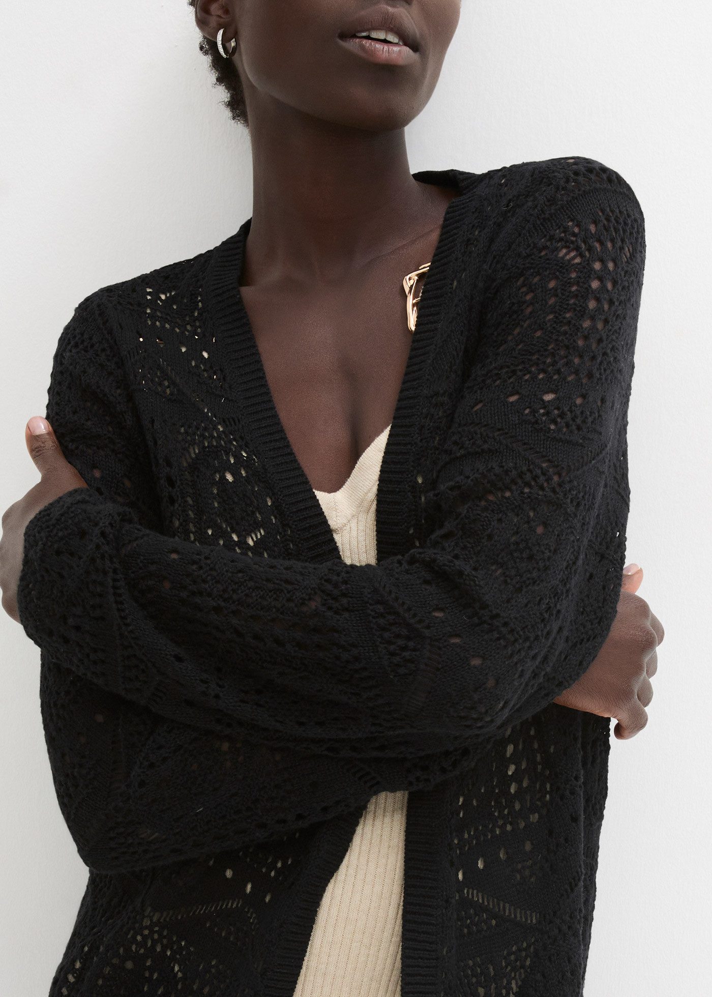 bonprix Longstrickjacke (1-tlg) lockere und offene Passform, mit femininem Lochmuster, casual Stil