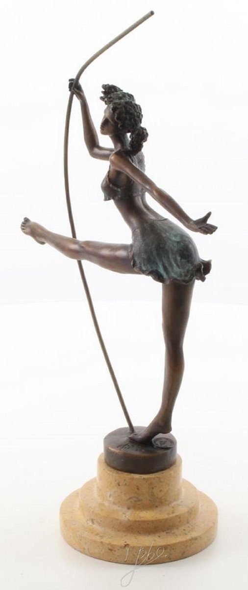 Casa Padrino Dekofigur Luxus Ballerina Natursteinsockel x Bronze Skulptur / - 10,2 H. Bronzefigur cm mit Deko Bronze 30 20,3 x Beige