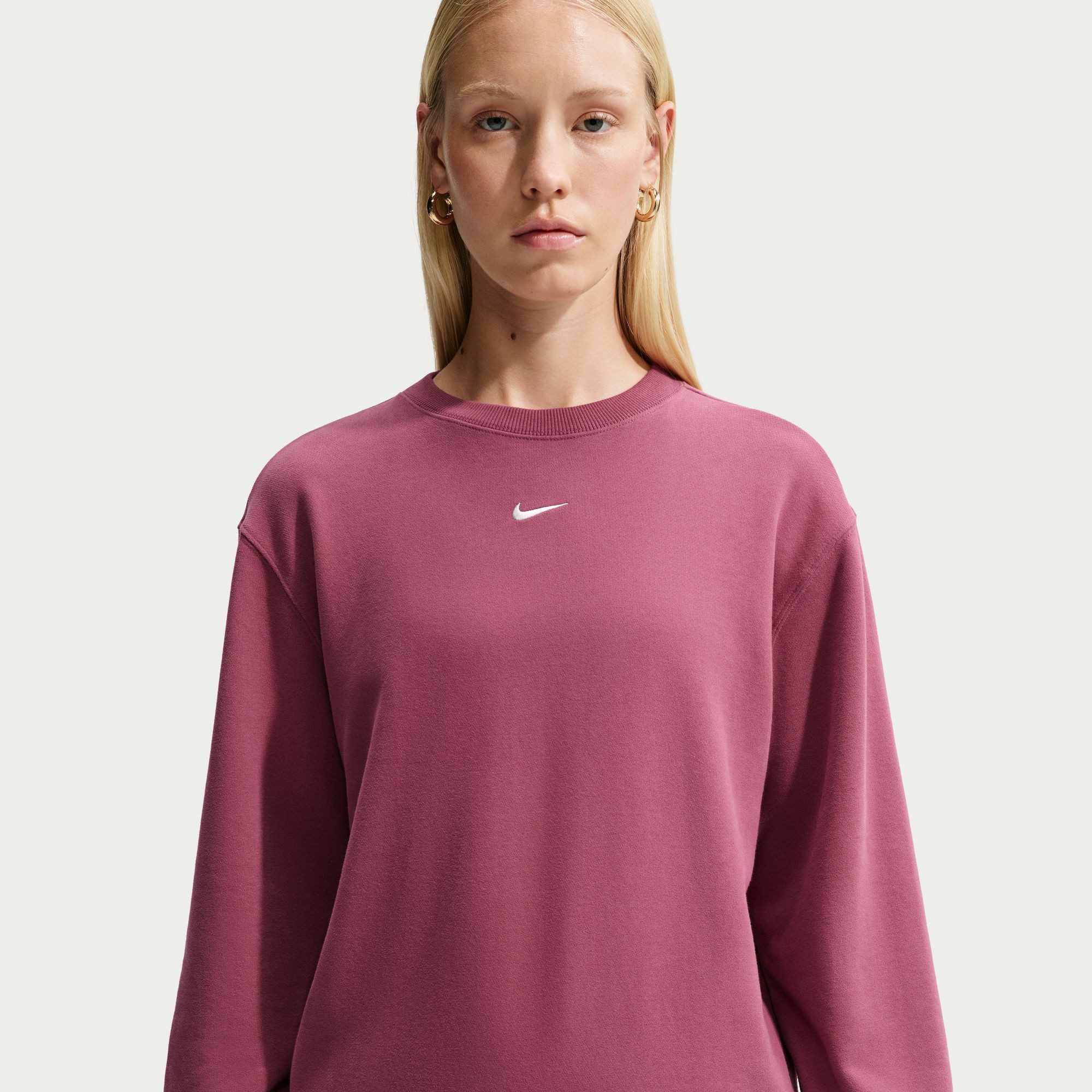 Nike Sportswear Sweatshirt W NK STDO FLC LW STD CREW mit Rundhalsausschnitt, aus angerauter Sweatware, in normaler Länge