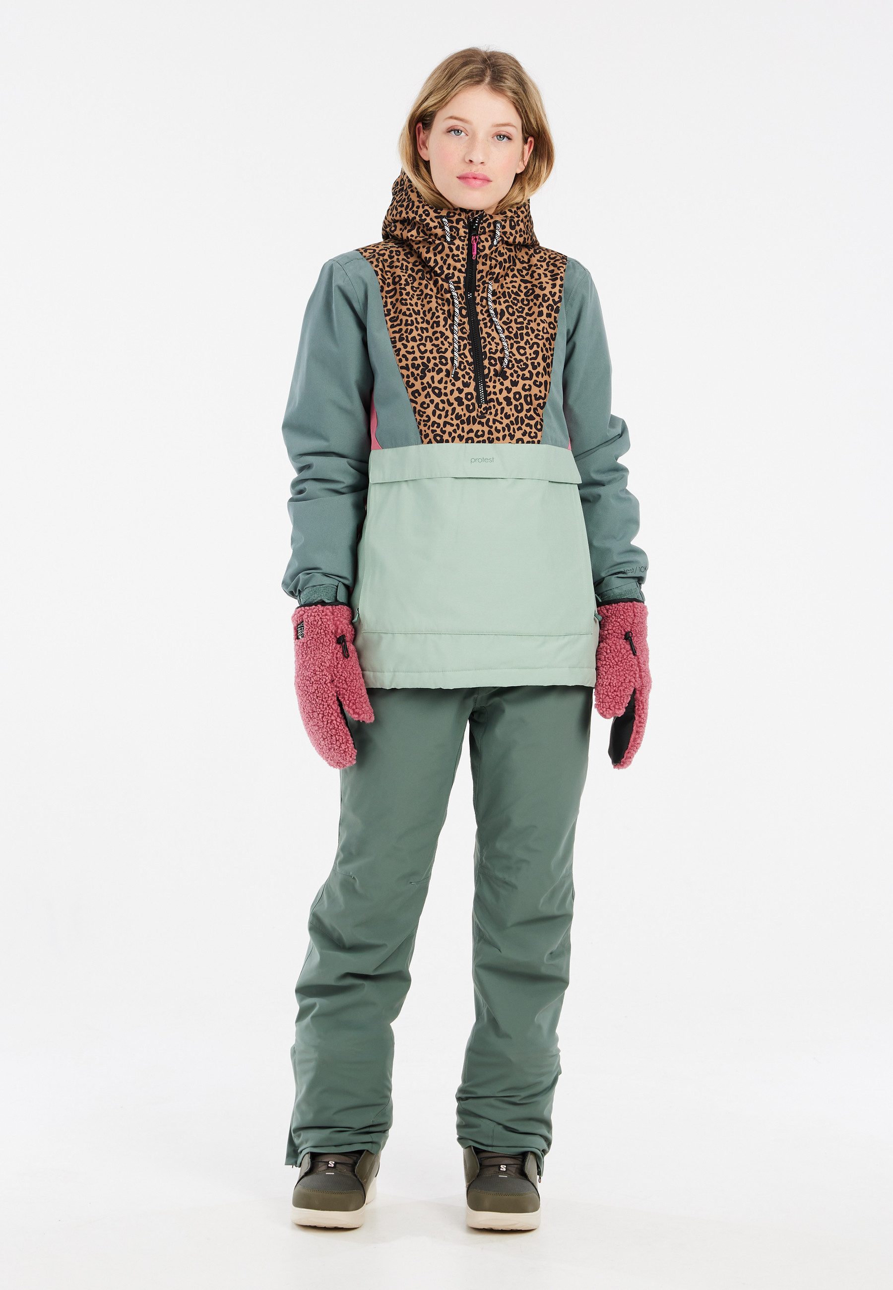 Protest Skijacke PRTAPEL (1-St) Kangaroo pocket