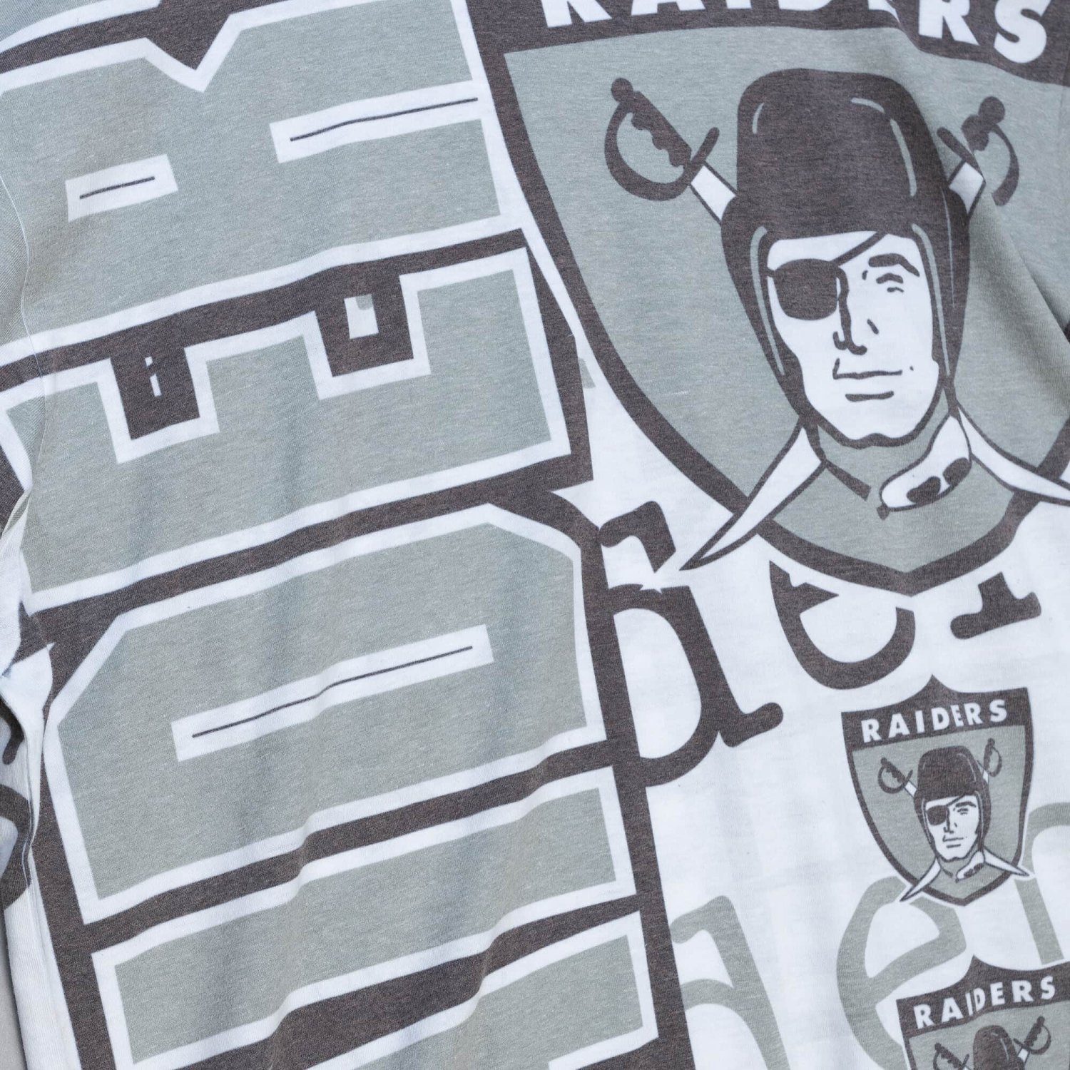 Mitchell Print-Shirt & Oakland Raiders Ness JUMBOTRON