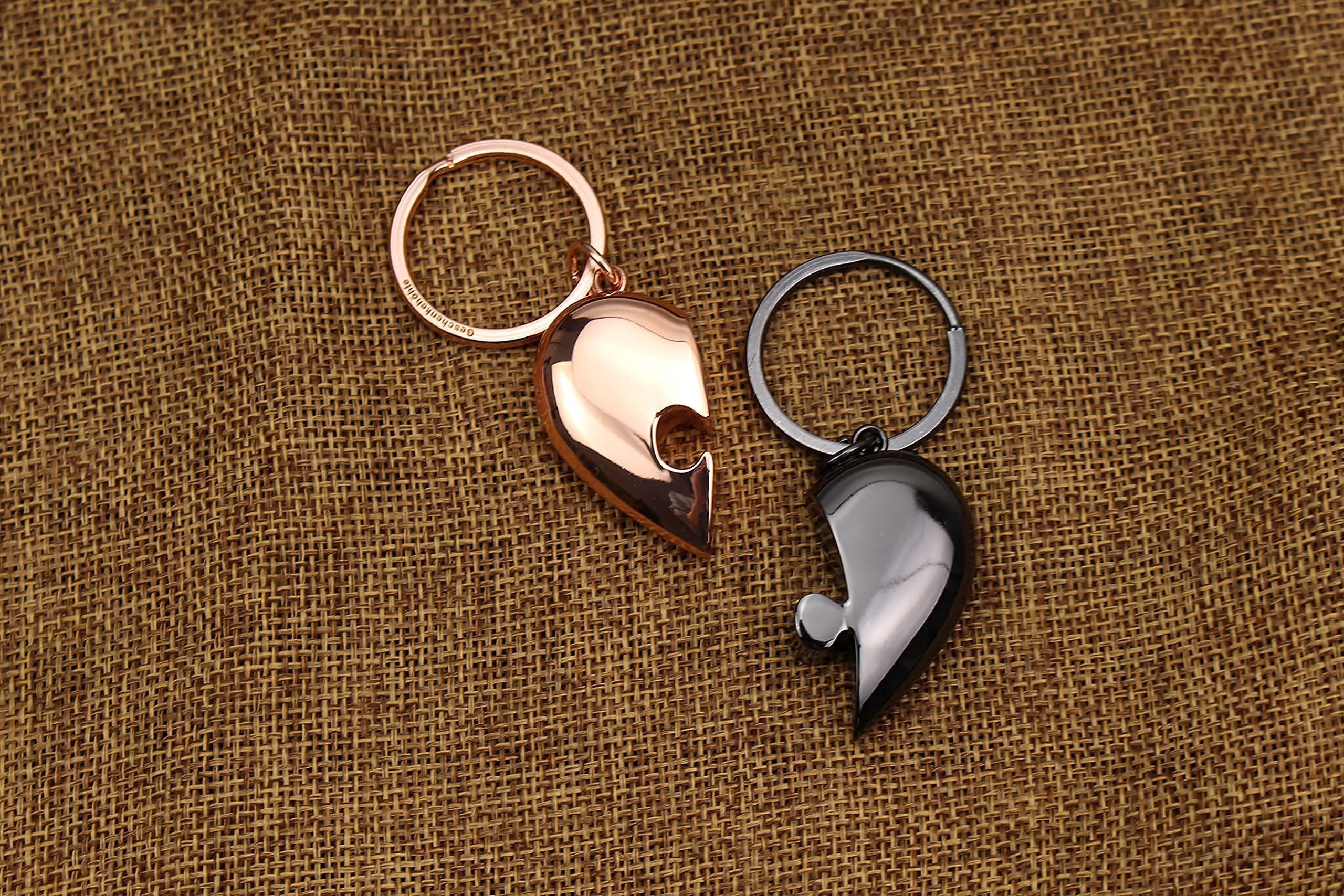 Geschenkehöhle Schlüsselanhänger Set Puzzle Herz Schlüsselanhänger für Paare I Lieblingsmenschen Geschenk, Zwei Hälften, getrennt getragen – ein Herz, für immer – Bild 5 von 5