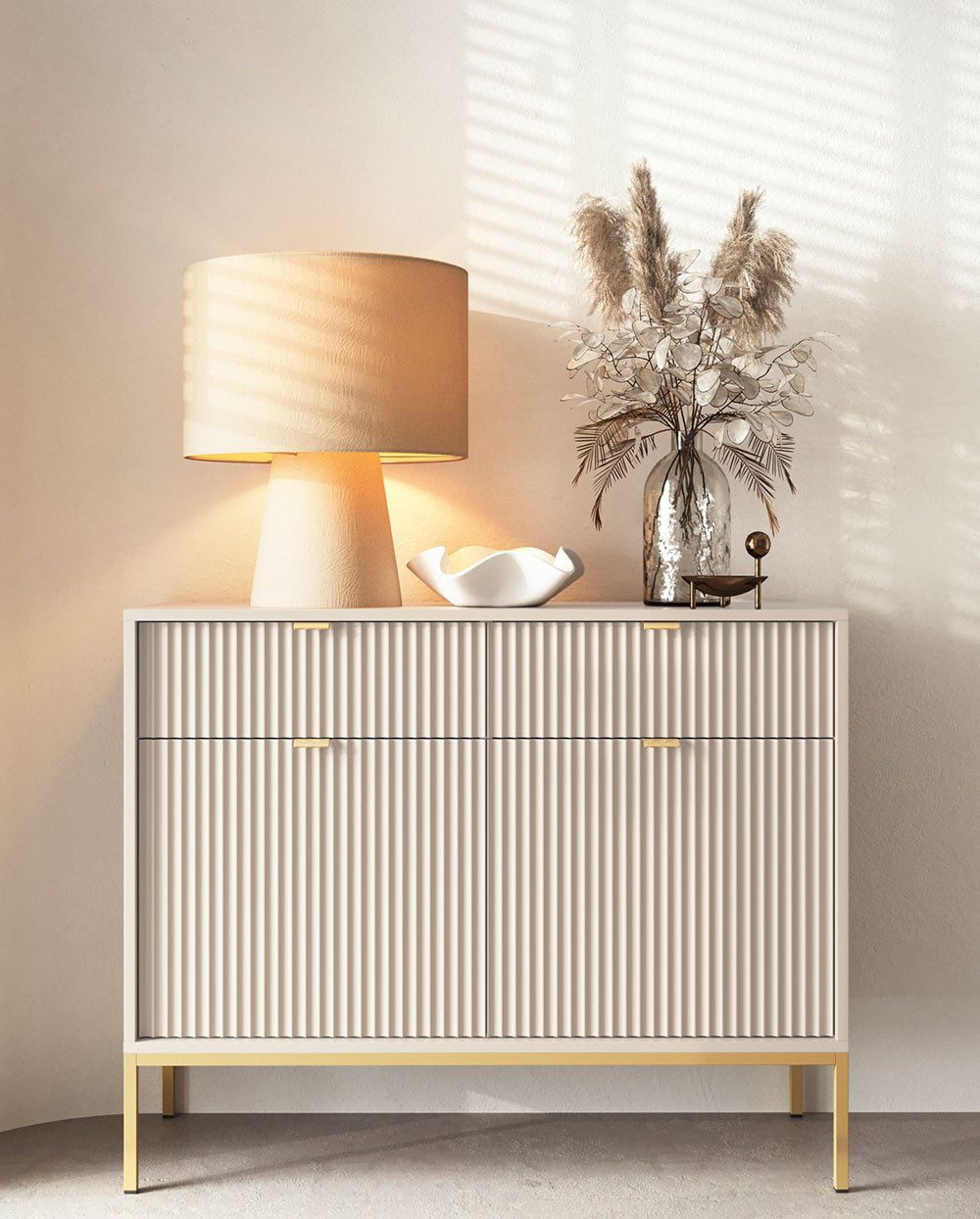 Feldmann-Wohnen Kommode Nova (2 Schubladen, 2 Türen, 2 Einlegeböden, 1 St., Riffel-Optik Front, goldfarbene Metallgriffe, ABS-Kanten), 104x39x83cm, Fronten mit ausdrucksstarkem geriffelten Muster