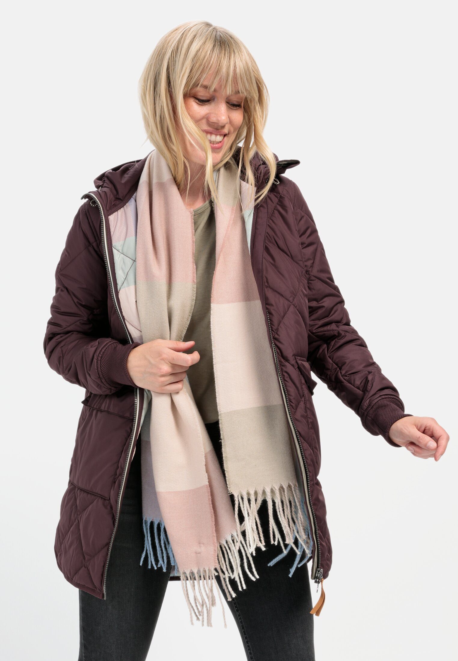 camel active Steppmantel aus recyceltem Polyester Langarm Markenlabel