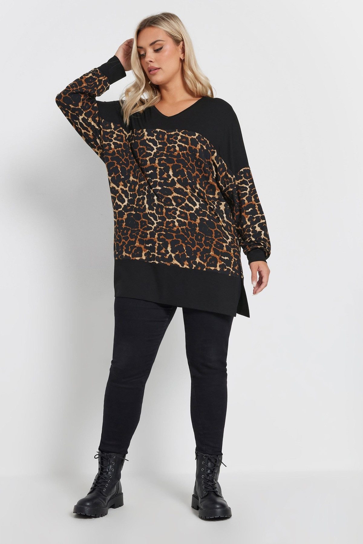 Stil Diva T-Shirt Bluse mit Leopardenmuster und V-Ausschnitt in Übergröße, langärmlig