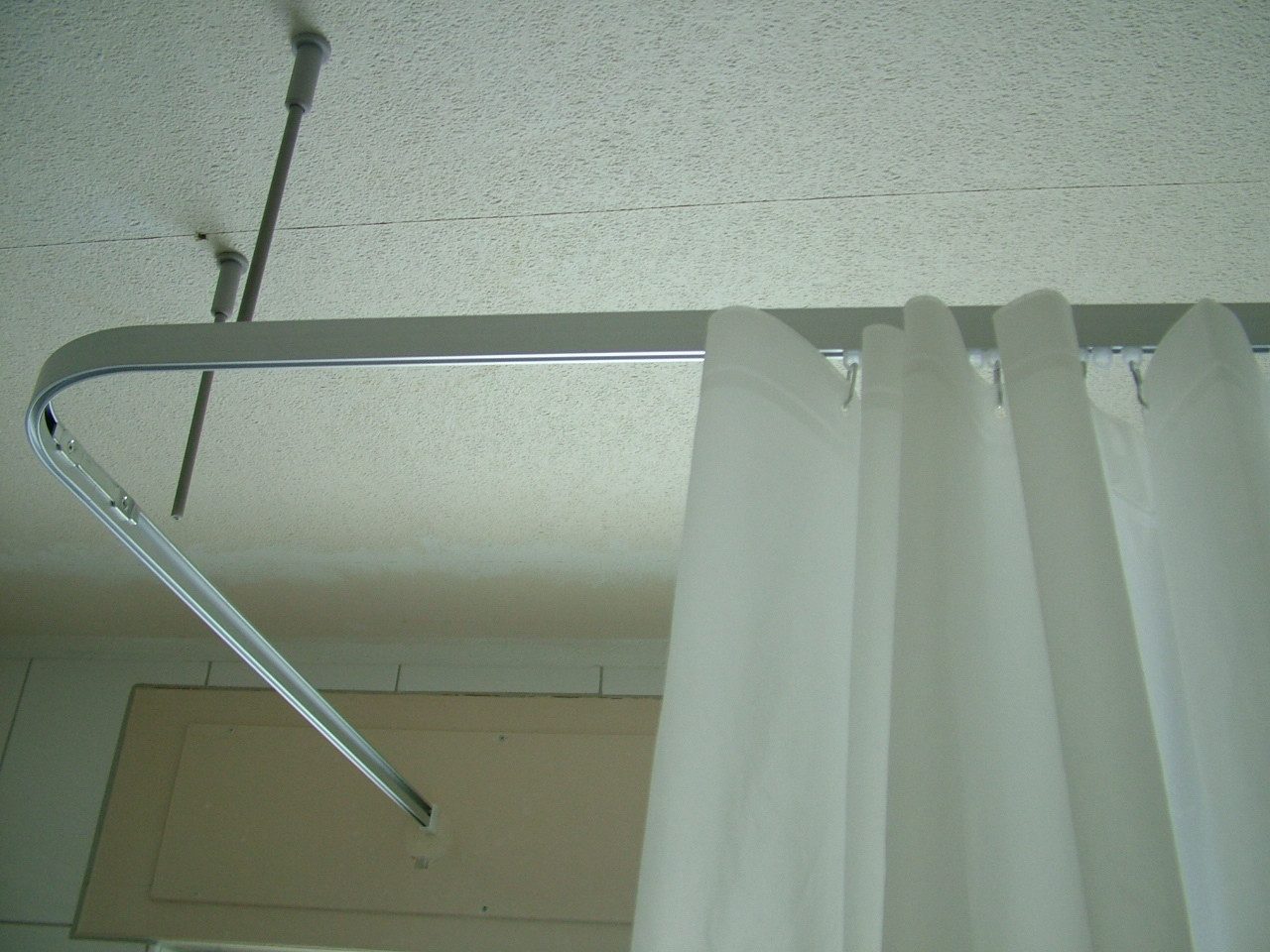 LikeKa Duschvorhangstange komplettset mit Duschvorhang,Gleitern und 2 Decke günstig online kaufen