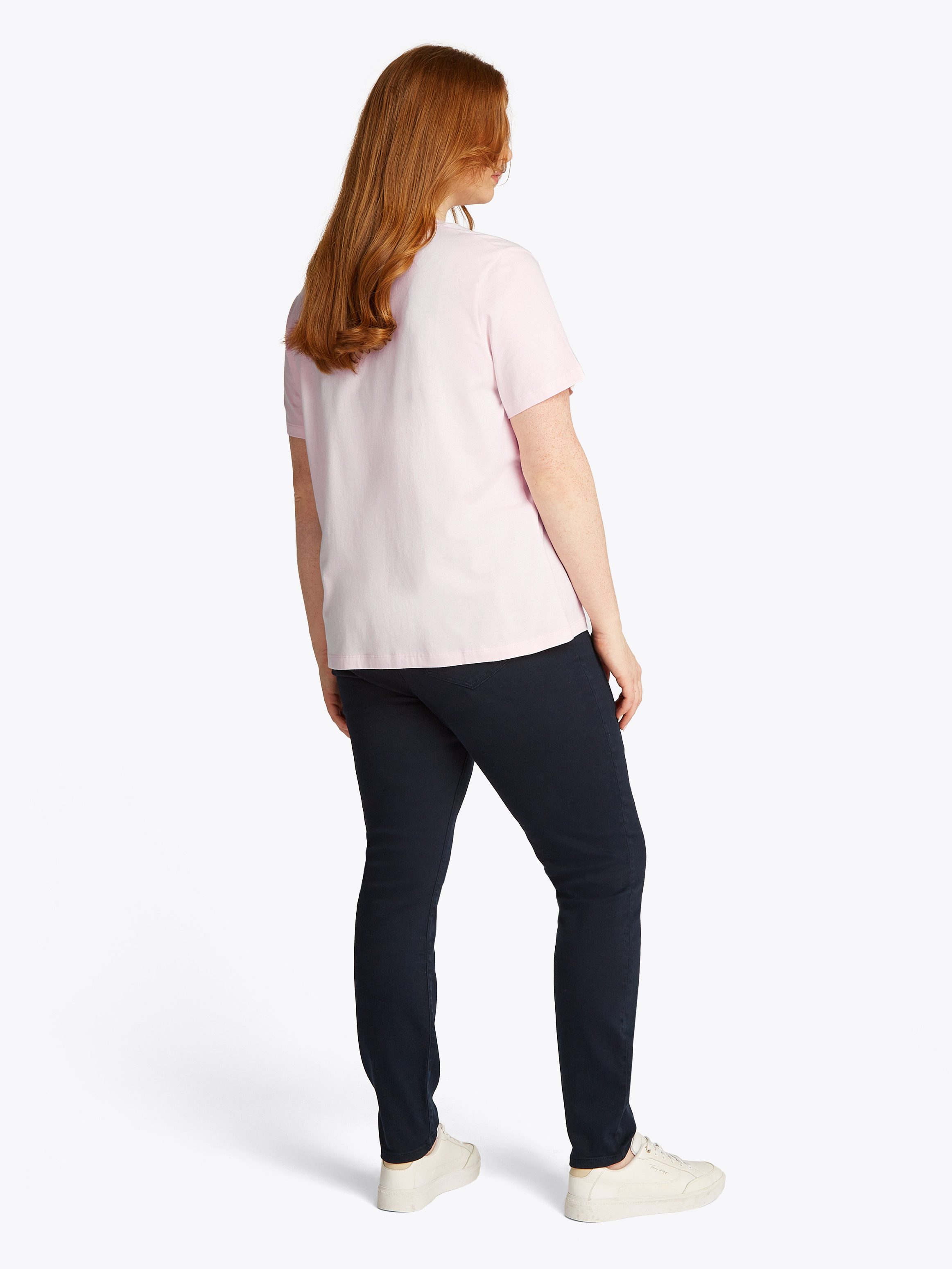 Tommy Hilfiger Curve Rundhalsshirt CRV REG SCRIPT C-NK TEE SS in Großen Größen, Logoschriftzug