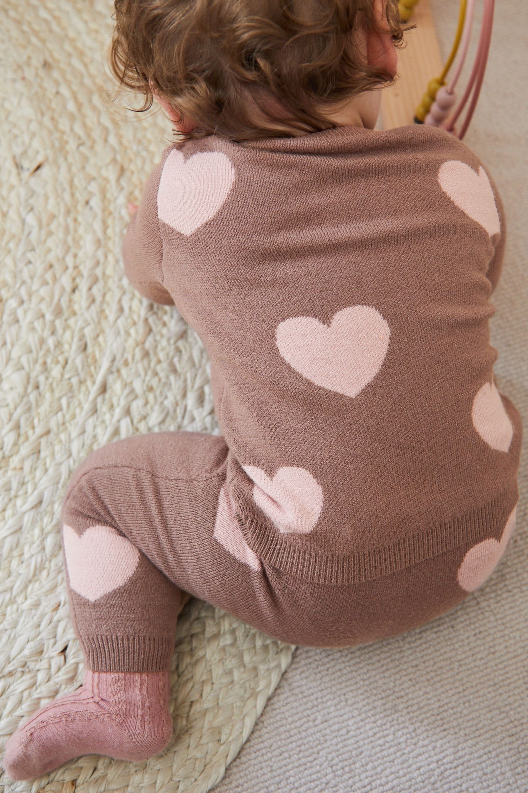 Next Strickpullover 2-teiliges Brown Heart Print (2-tlg) Chocolate Baby-Strickset