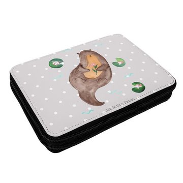 Mr. & Mrs. Panda Federmäppchen Otter Seerose - Grau Pastell - Geschenk, Wasser, Büro Stifte Etui, Fe, (1-tlg), Komplett ausgestattet