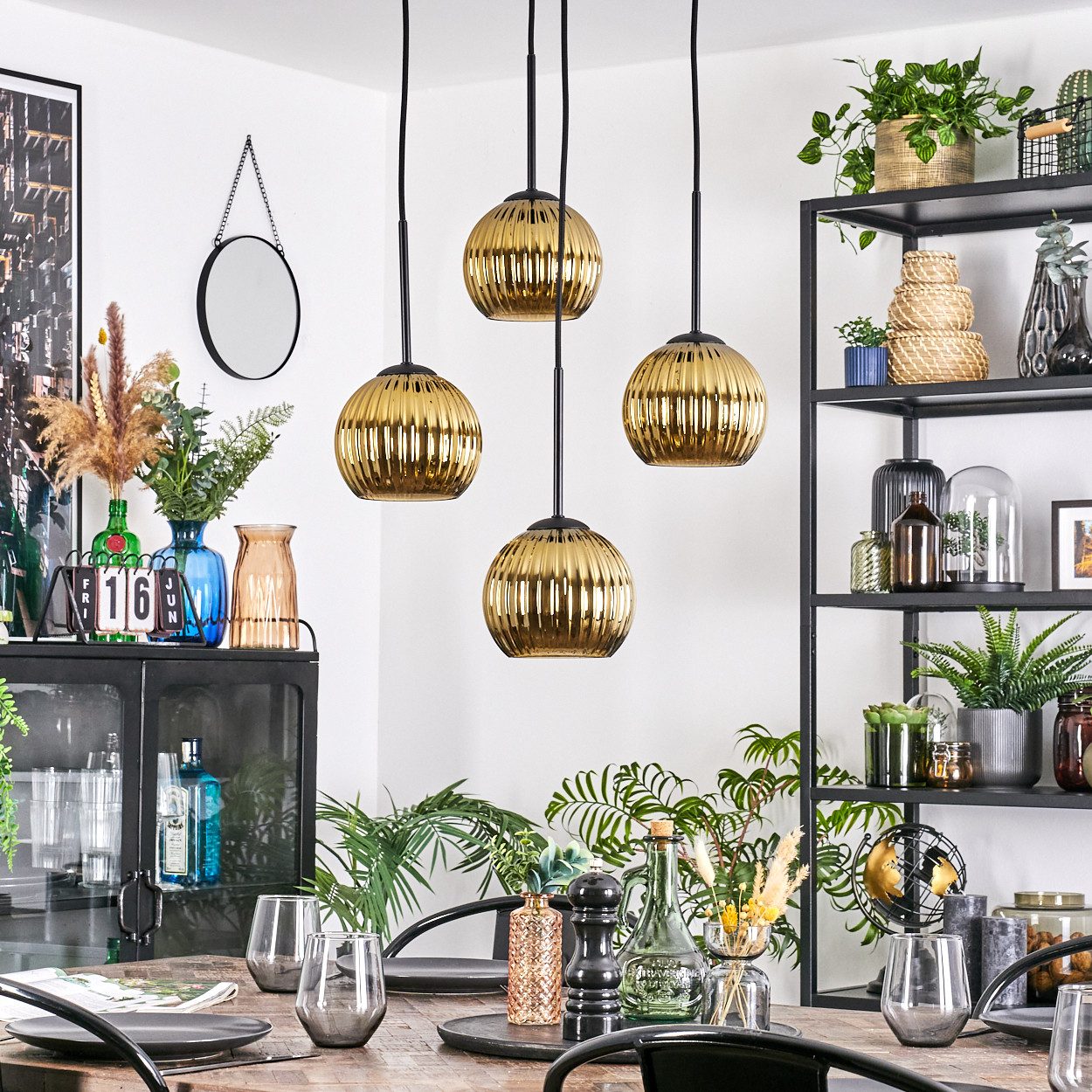 hofstein Hängeleuchte 4-flammige Hängelampe aus Metall/Riffelglas in Schwarz/Goldfarben, moderne Pendelleuchte im Retro/Vintage-Design (Schirme Ø 15 cm), E27