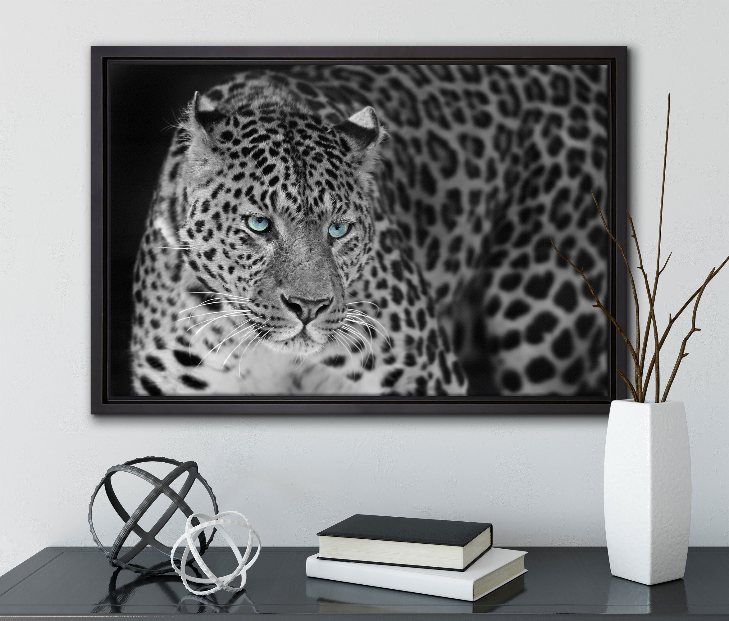 in (1 Pixxprint Leinwandbild Leopard, inkl. gefasst, Schattenfugen-Bilderrahmen fertig bespannt, St), Wanddekoration Prächtiger Zackenaufhänger Leinwandbild einem