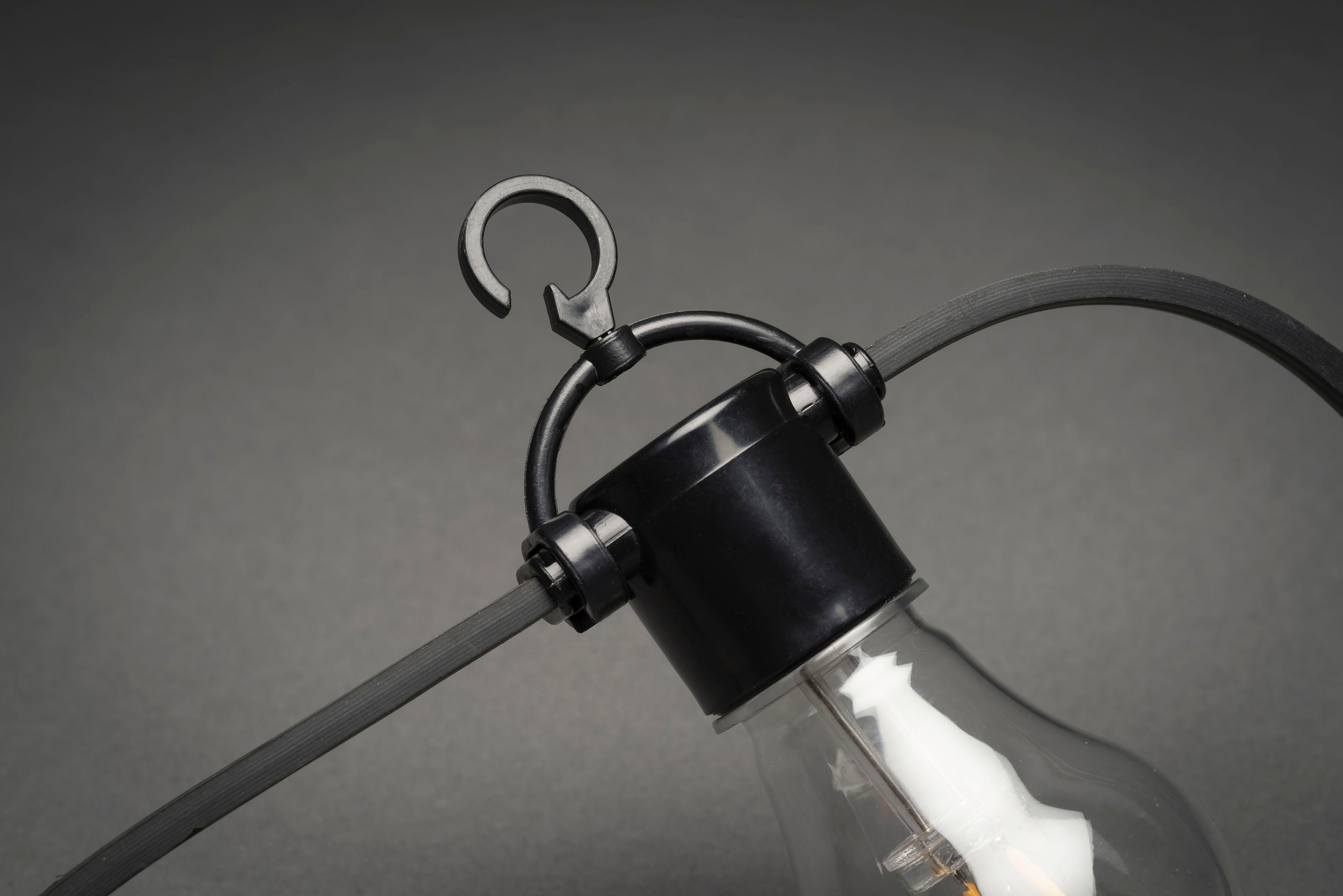 KONSTSMIDE LED-Lichterkette LED Solar Biergartenkette, 10 bernsteinfarbene Dioden, Timer, 10-flammig, Fernbedienbar Dimmbar, 8 Lichtfunktionen,  Solarbox über USB aufladbar