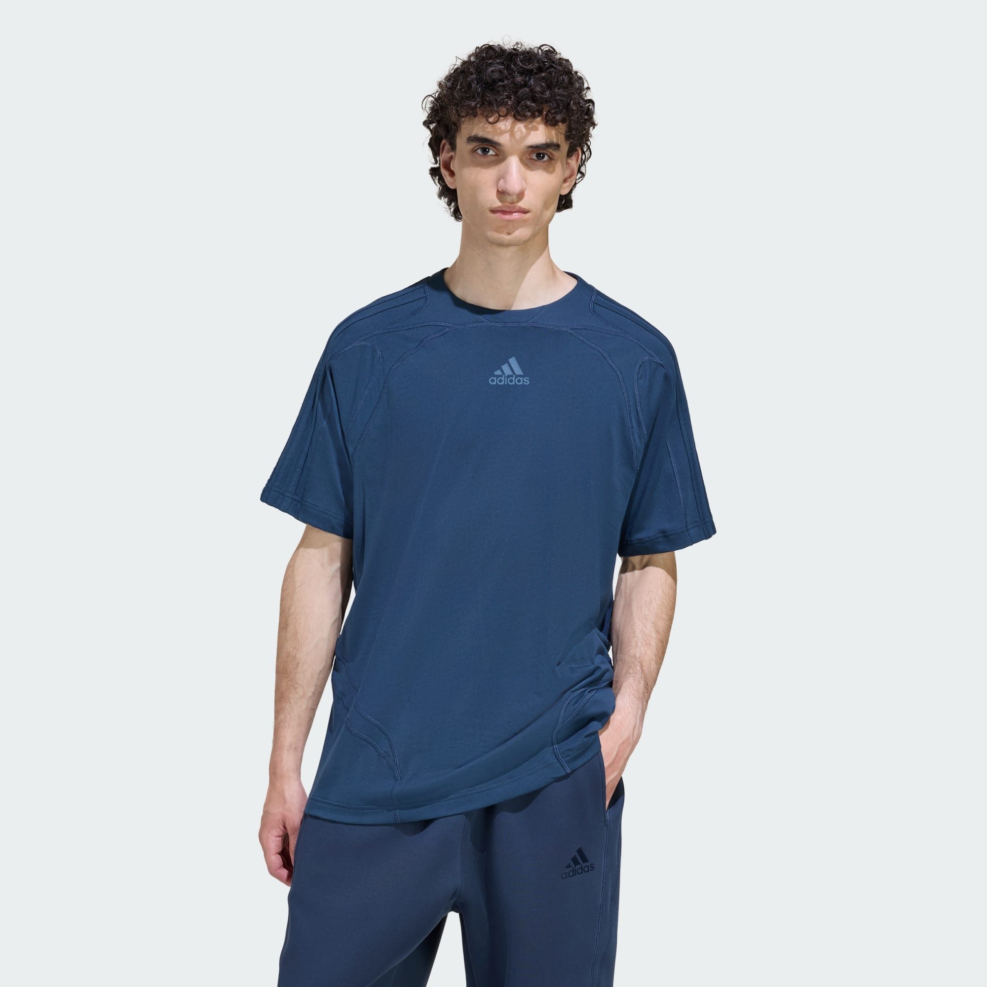 adidas Originals T-Shirt CUTLINE REGULAR T-SHIRT. € 40,00