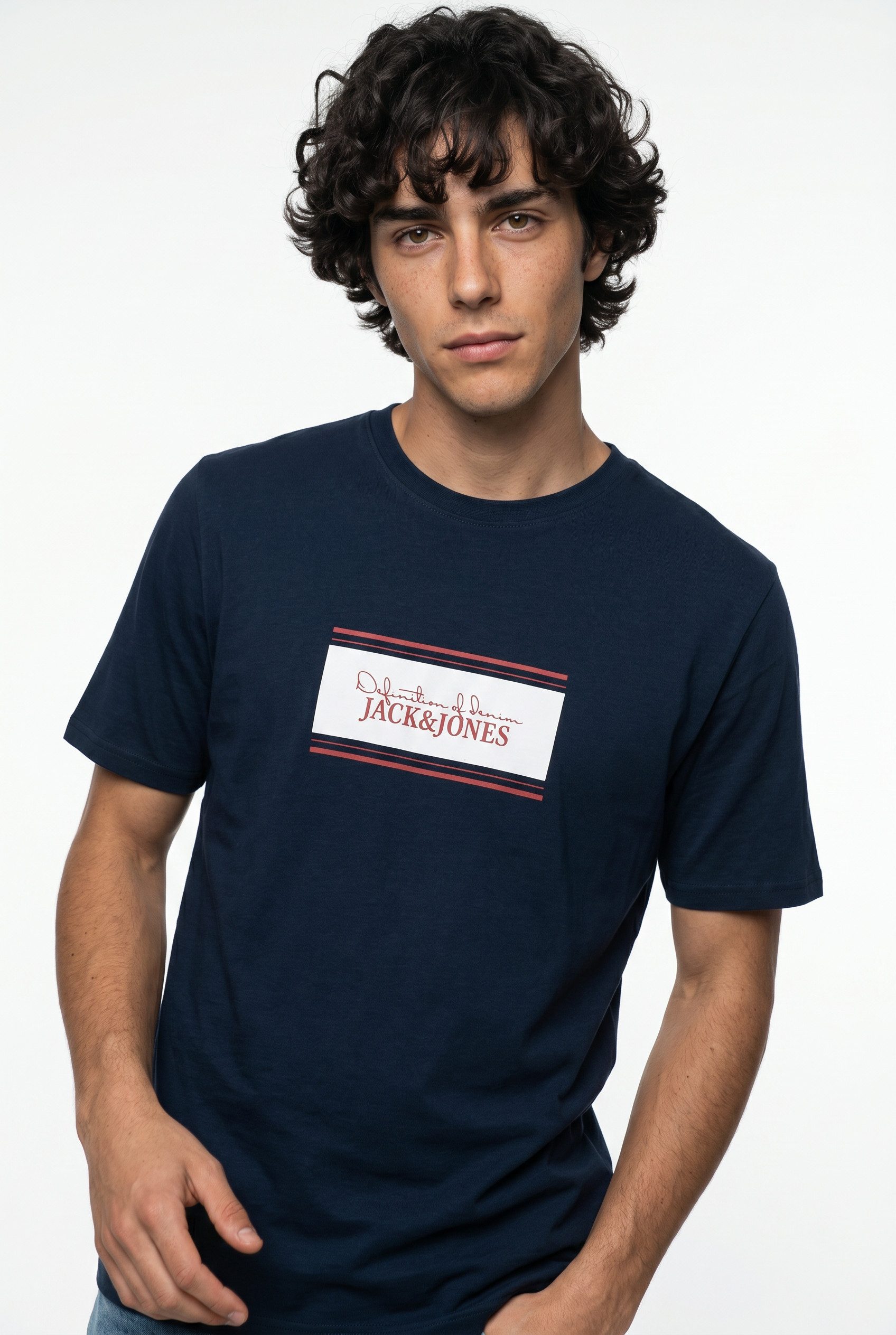 Jack & Jones Rundhalsshirt JJBUSTER TEE SS CREW NECK BTS aus Baumwolle, normale Passform, pflegeleicht