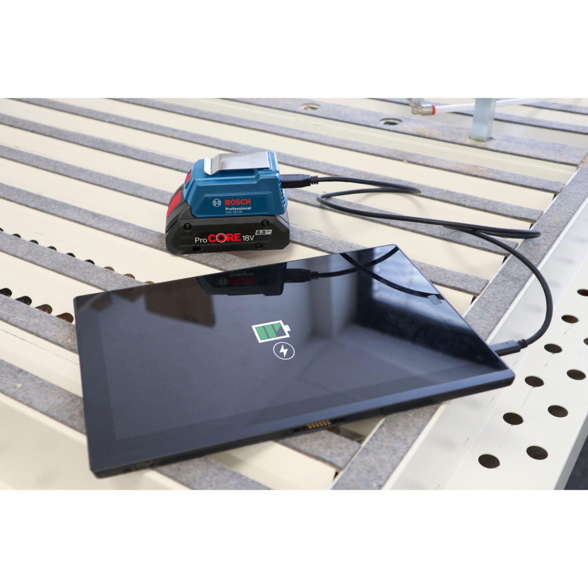 BOSCH Bosch Professional USB-Ladeadapter GAA 18V-48 Professional, Adapter Werkzeug-Akku-Ladetechnik