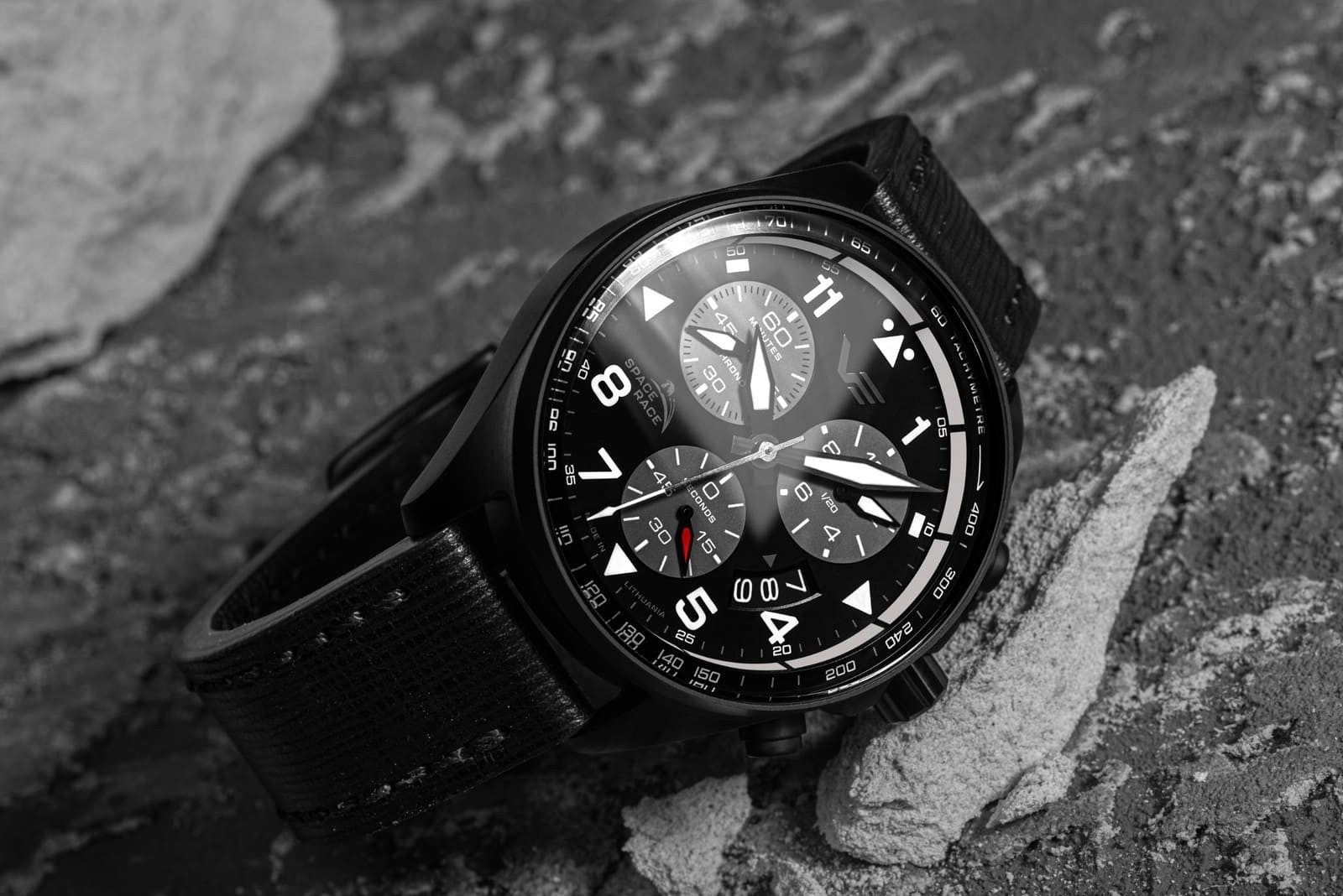 Vostok Europe Chronograph Space Race 325C744-L, 46 mm – Herrenuhr mit schwarzem Zifferblatt, & Lederarmband