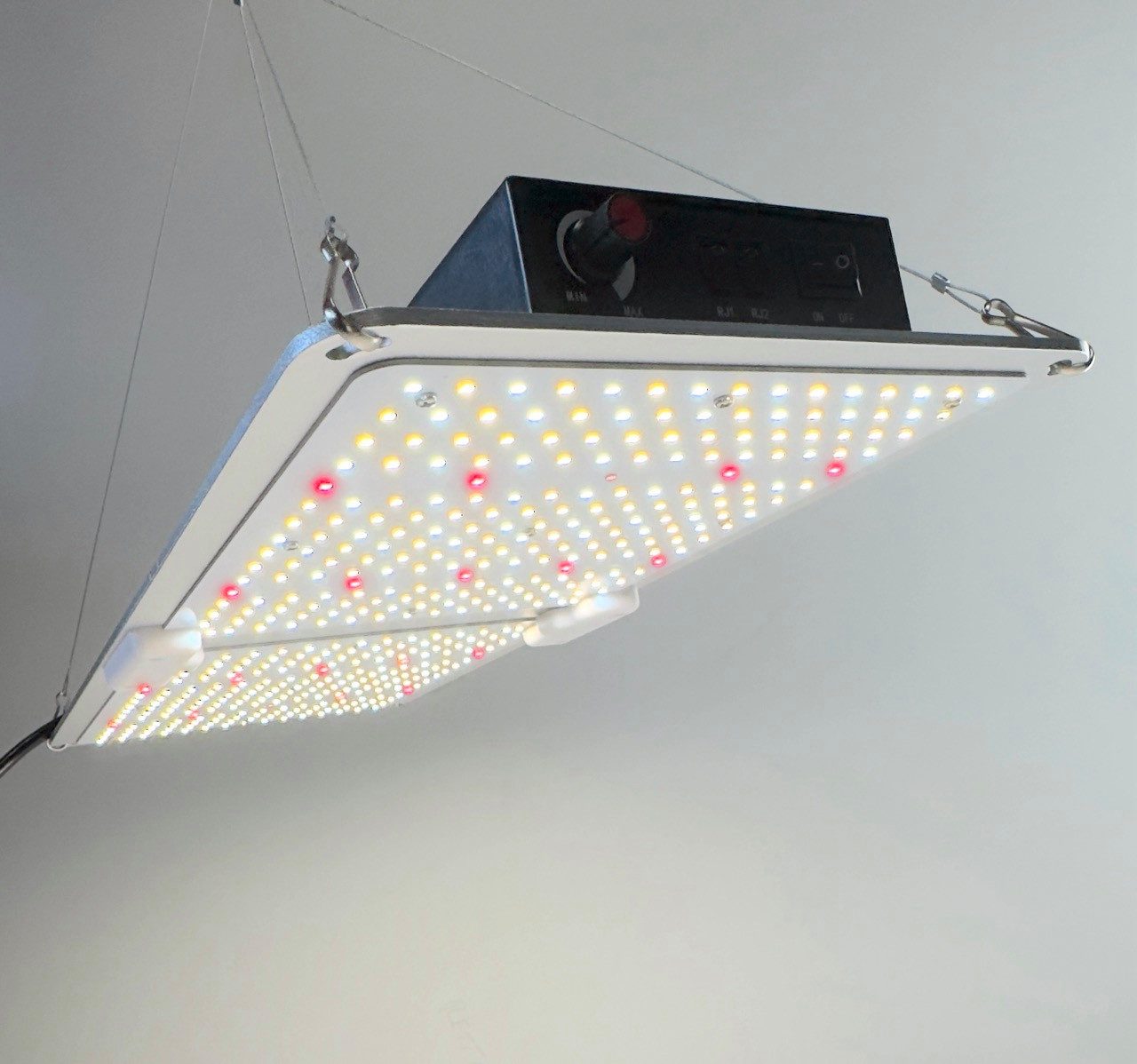 TEUTO Licht Pflanzenlampe Grow Lampe CANDY LED dimmbar, 250W, 710 μmol/s, LED fest integriert