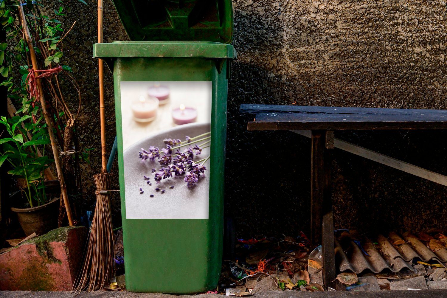 Wandsticker von Mülleimer-aufkleber, MuchoWow Abfalbehälter Sticker, (1 Mülltonne, St), Container, Lavendelblüten Nahaufnahme