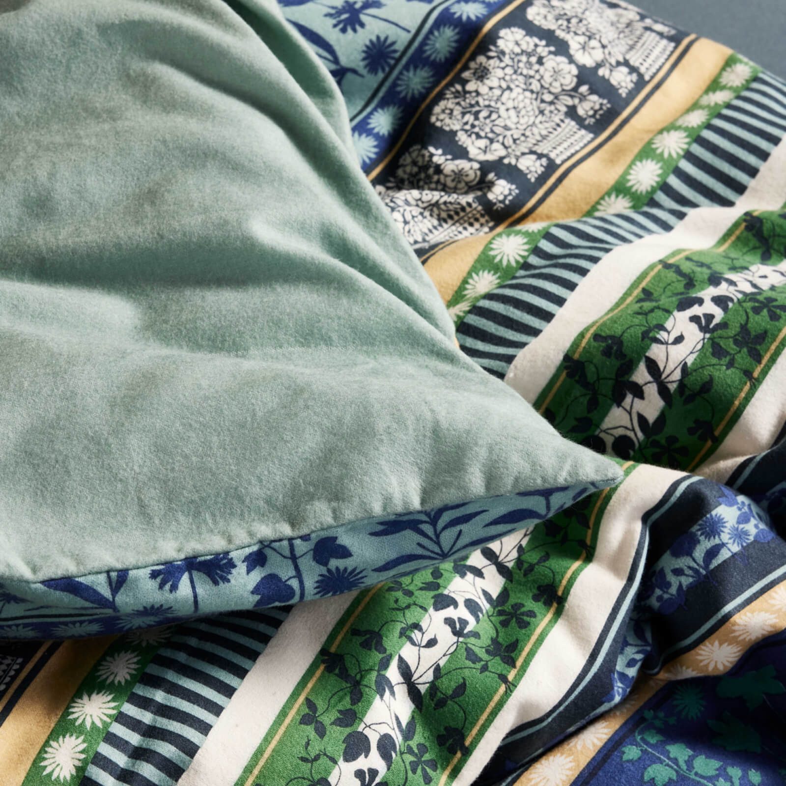 Essenza Bettwäsche Lita Surf Green Flanell, Flanell, 2 teilig, Gestreift, Blümchen