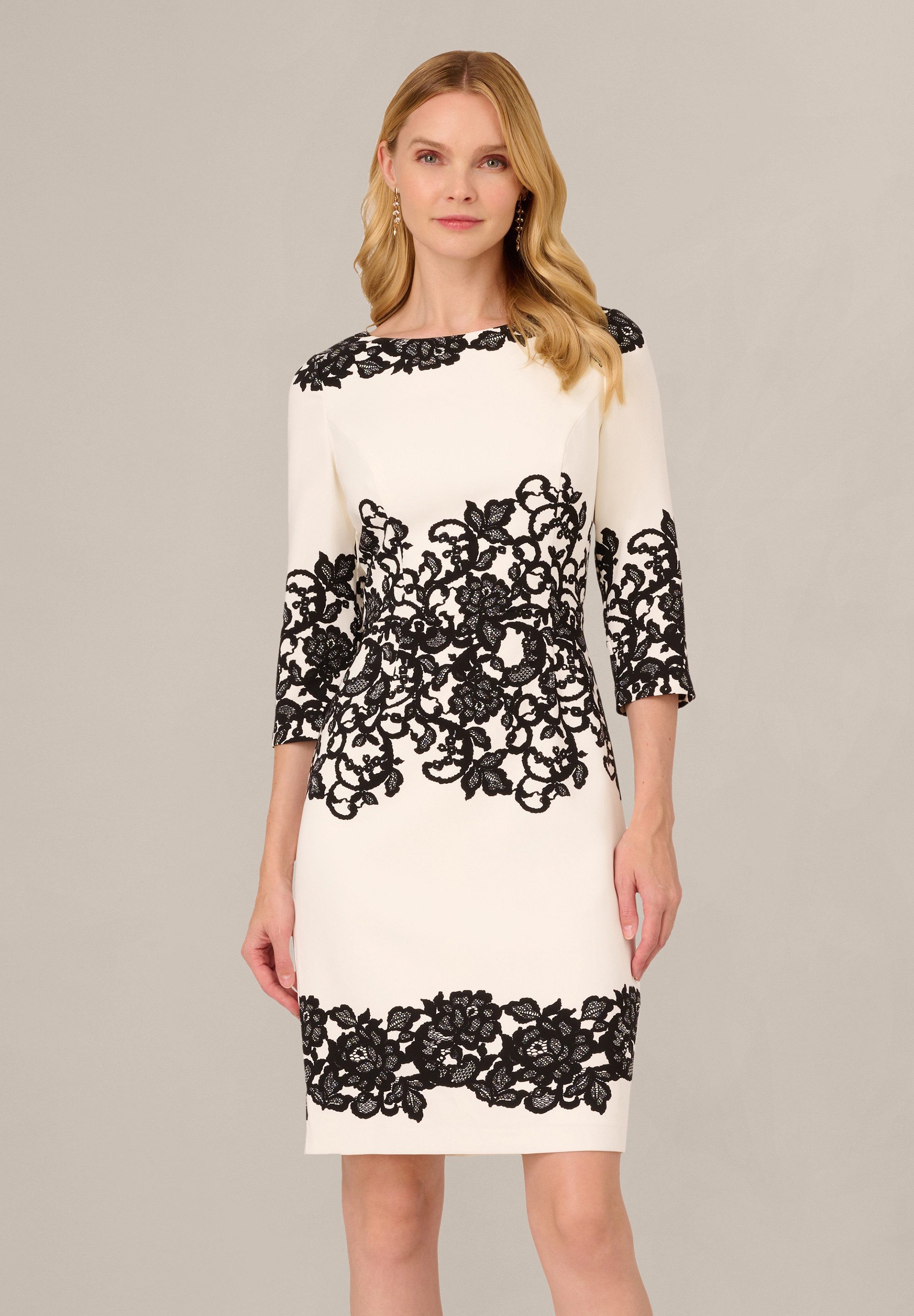 Adrianna Papell Etuikleid Petite Scroll Lace Short Dress Kurzes, zeitloses Kleid aus Scroll-Spitze