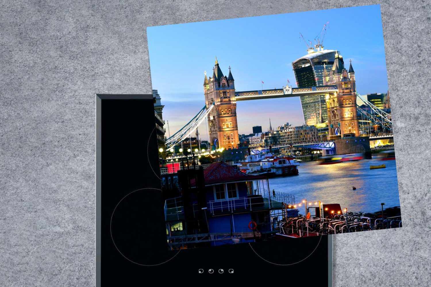 London, Tower Ceranfeldabdeckung, Vinyl, tlg), in für beleuchtete (1 cm, MuchoWow Arbeitsplatte Bridge 78x78 Herdblende-/Abdeckplatte küche Die