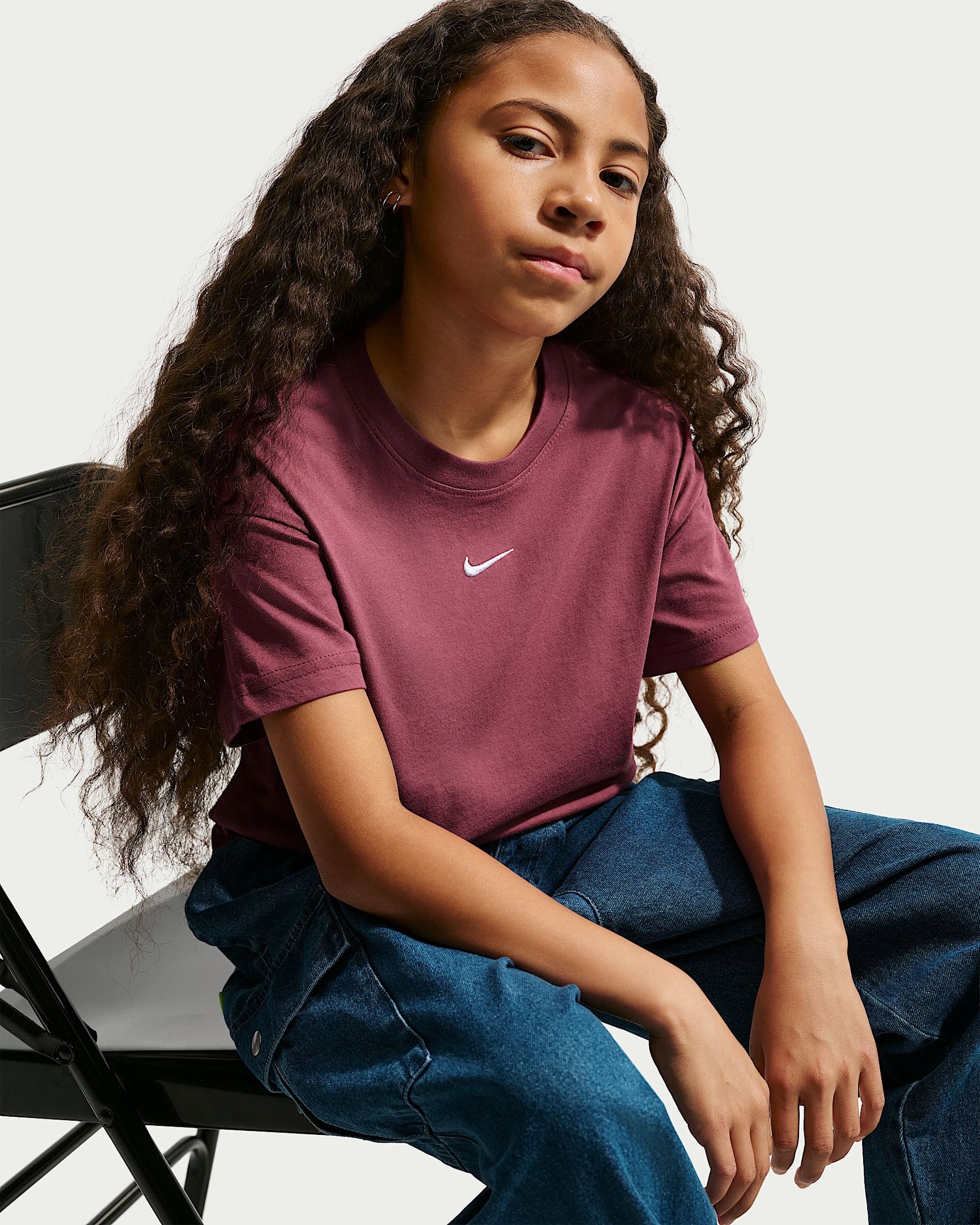 Nike Sportswear T-Shirt G NSW TEE BOXY ESSNTL LBR Kurzarm, mit Rundhalsausschnitt, aus Baumwoll-Jersey, normale Länge