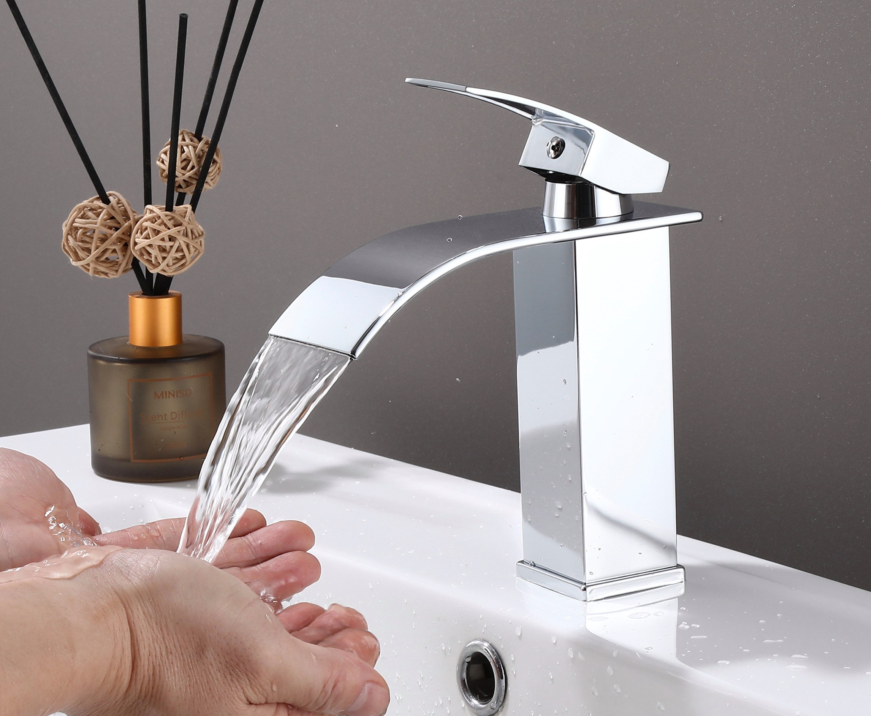 Homeline Badarmatur Waschtischarmatur Wasserhahn Bad Badarmatur Armatur Schwarz / Chrom (Mischbatterie ist flexibel, Schläuche., Mit Schläuche)