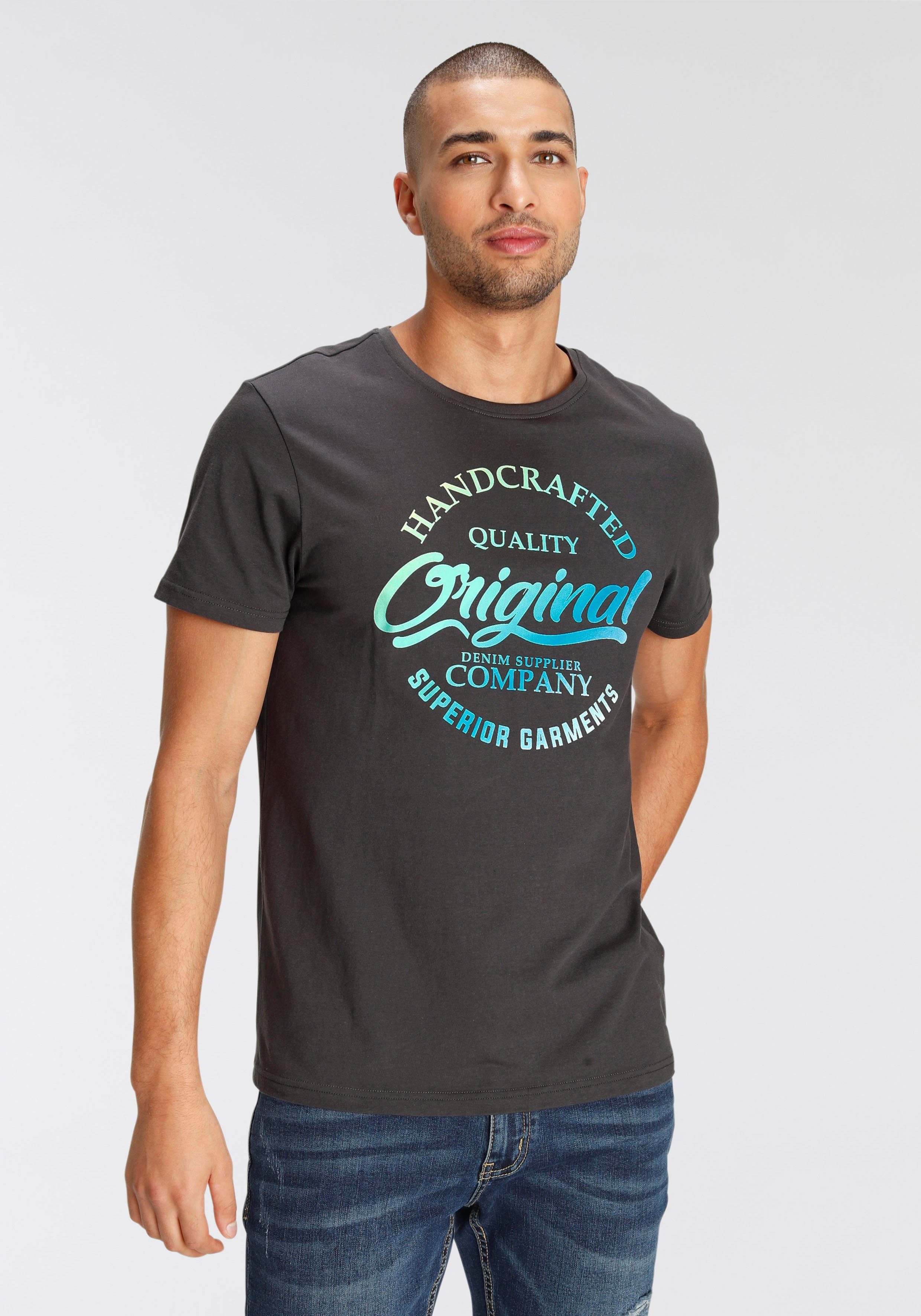 AJC T-Shirt kurzärmelig, schmaler Schnitt, bedruckt günstig online kaufen