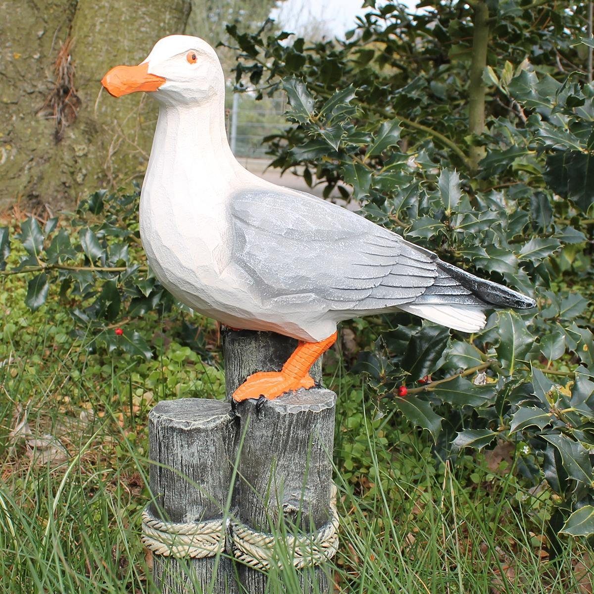 colourliving Gartenfigur Möwe auf Poller Deko Figur Möwe Möwenfigur, (Maritime Dekoration), 45 cm, sehr realistisch, handbemalt, in Holzschnitt Optik