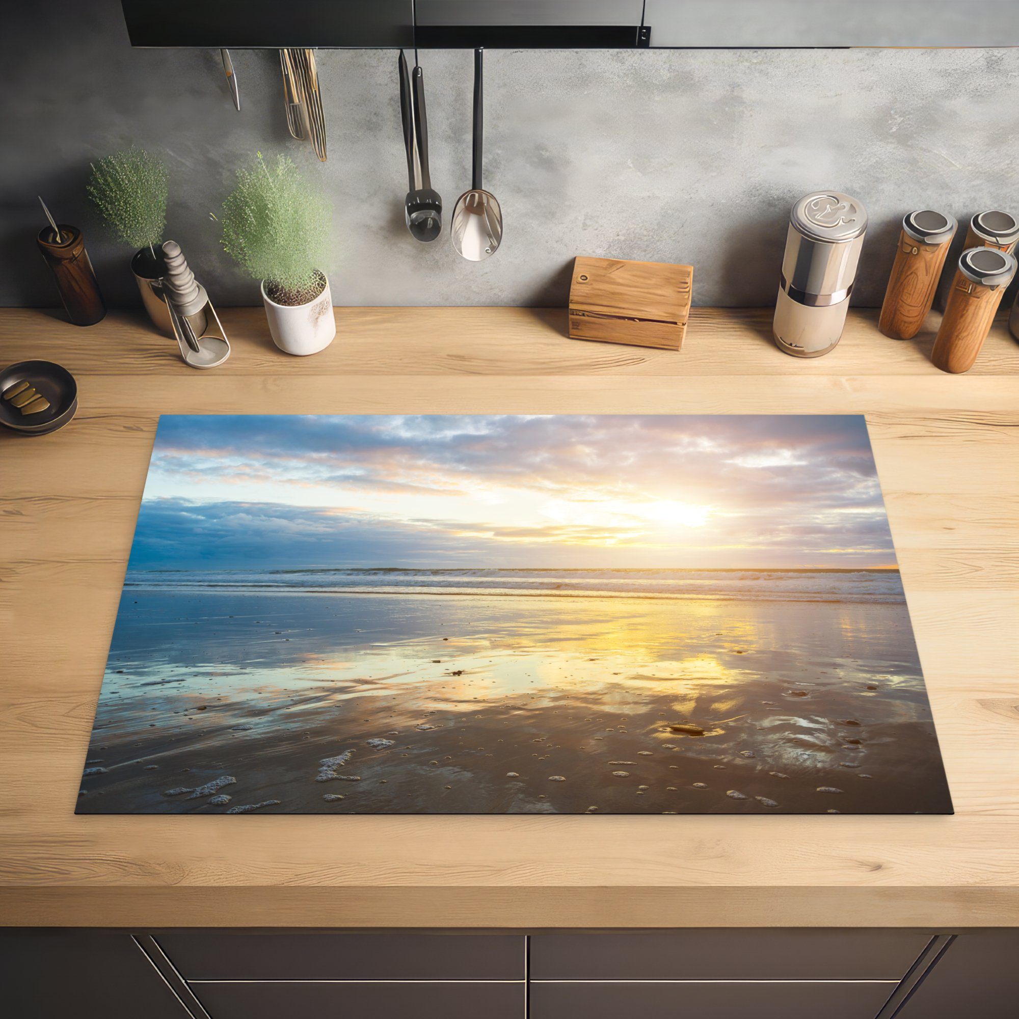 Sonne untergehender Induktionskochfeld für Strand, am Bunter Himmel Ceranfeldabdeckung 81x52 cm, MuchoWow Herdblende-/Abdeckplatte tlg), küche, mit Vinyl, die (1 Schutz