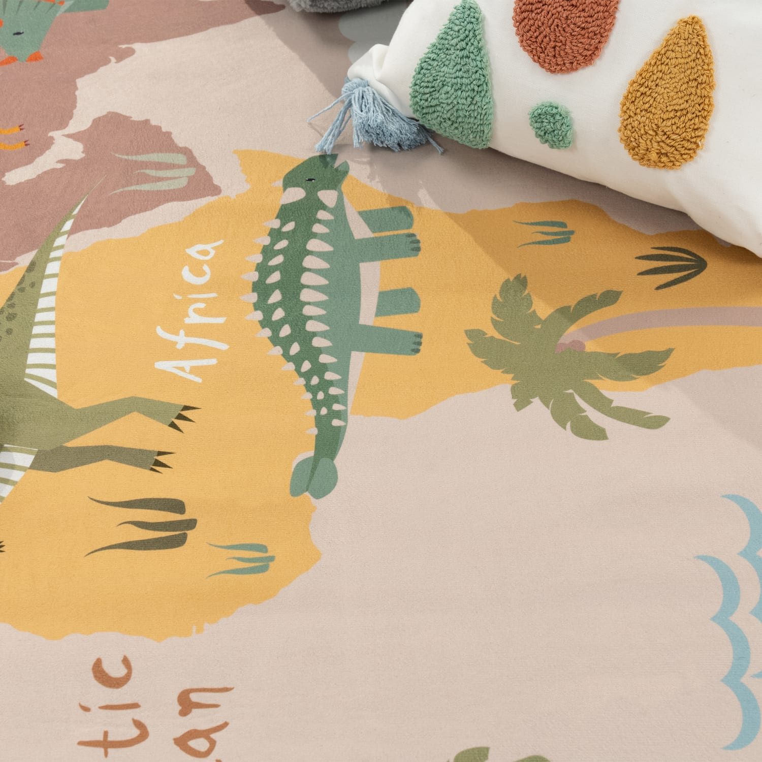 KADIMA DESIGN Kinderteppich waschmaschinenwaschbar Dinosaurier‑Weltkarten‑Muster Kinderteppich, Rechteckig, Höhe: 4 mm, 100% Polyester, Rücken aus Felt + Dots, Rechteckig, 80x150cm, Beige