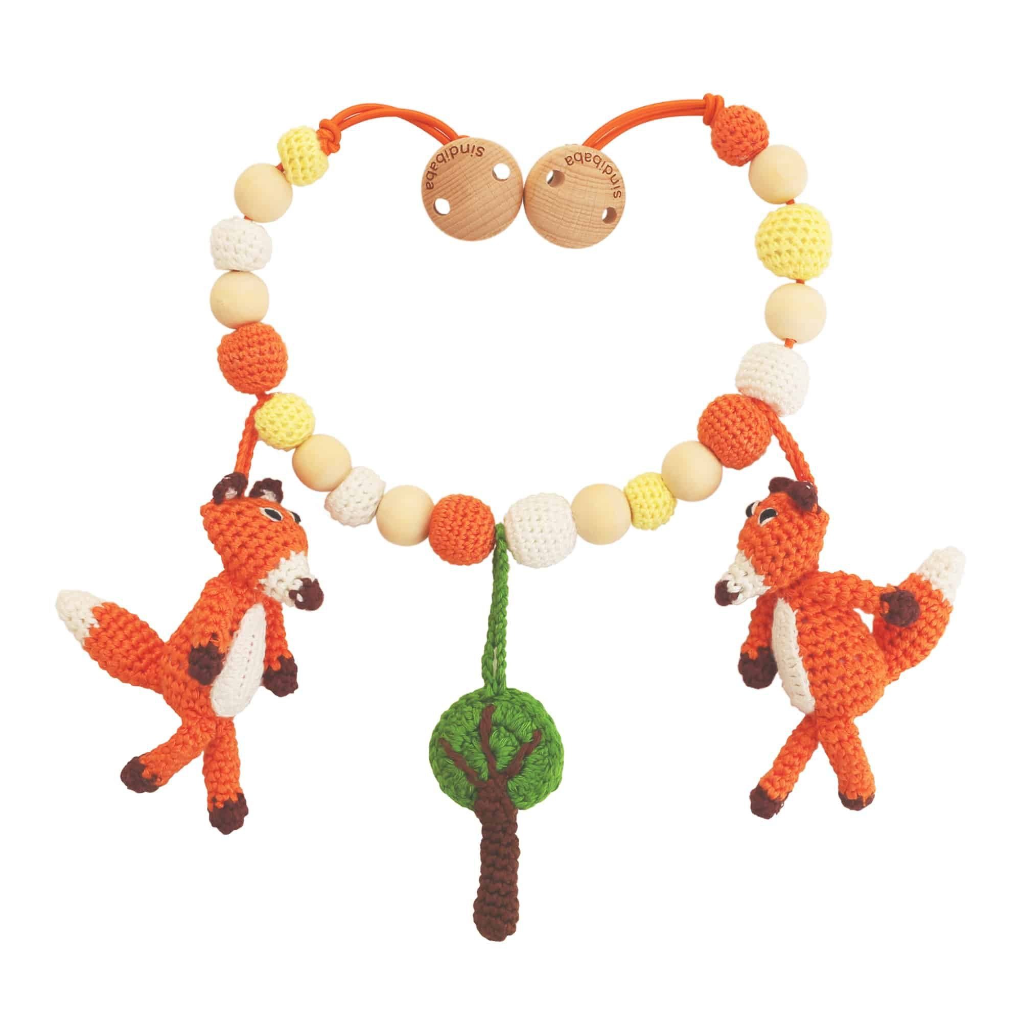 SindiBaba Kinderwagenkette SindiBaba Gehäkelte Kinderwagenkette Rassel Fuchs FRED Orange, Mit Rassel, Handarbeit, Gehäkelt