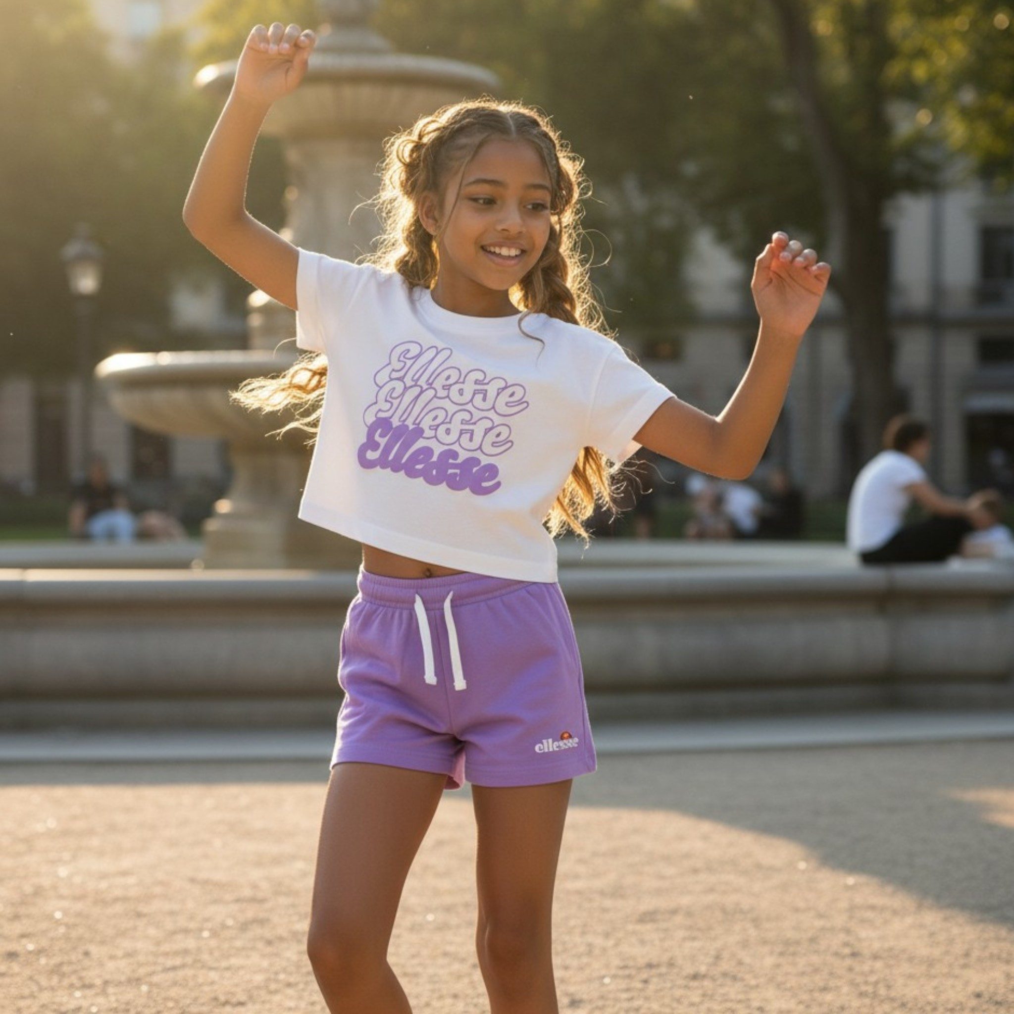 Ellesse Hose & Shorts ellesse Mädchen Sport-Set: 2 Crop-Shirts & Shorts, lila Gr. 128-164 (Set, 3Teile: Shorts+2Shirts) – Bild 2 von 5